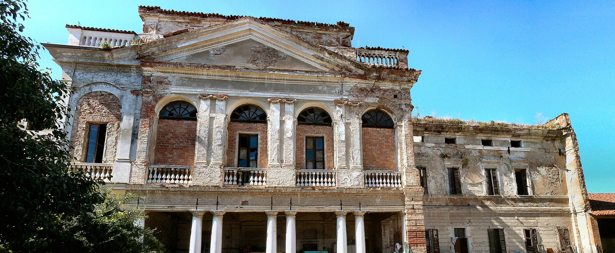 Photo showing: Palazzo Ala Ponzone