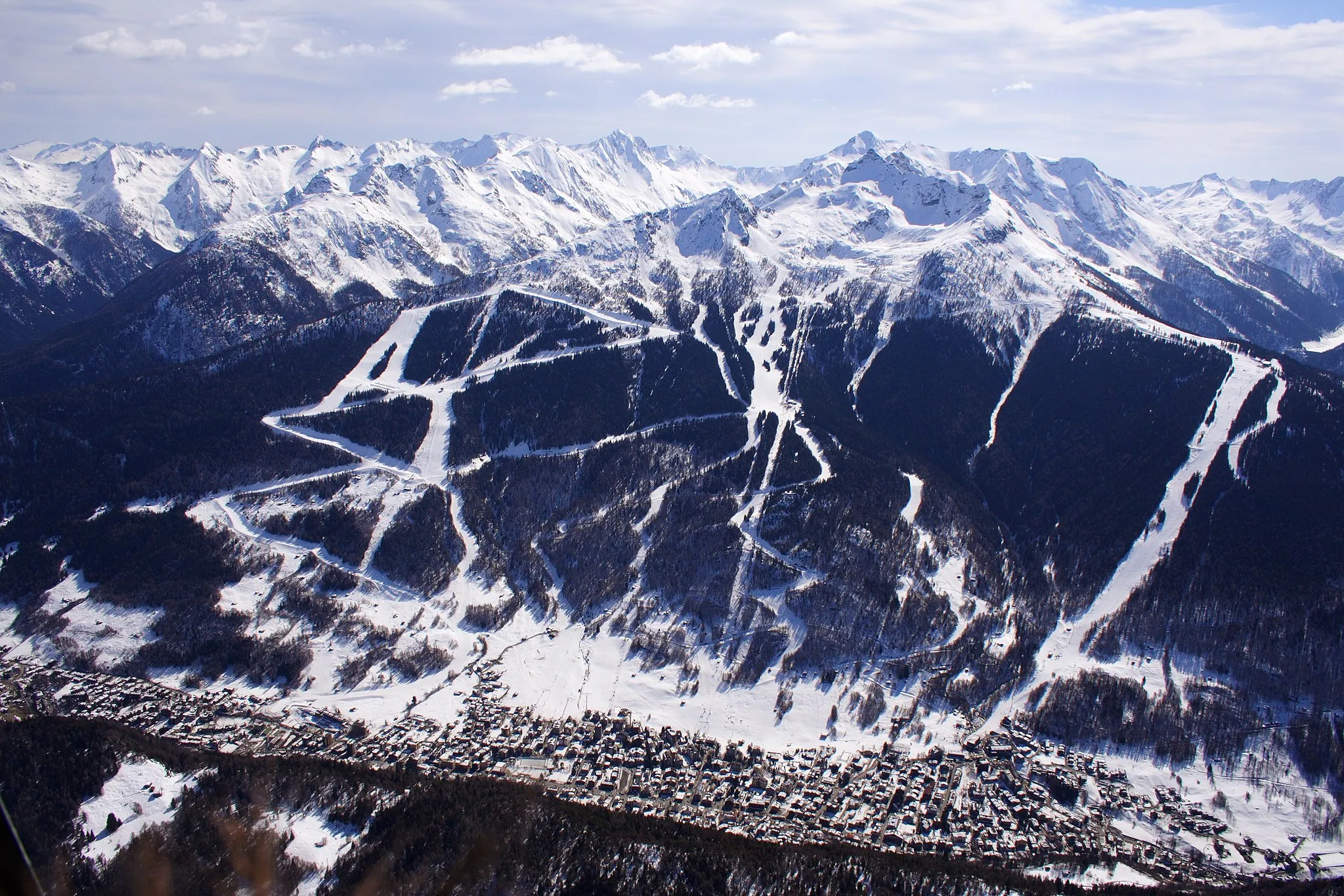 Photo showing: Aprica e le sue piste da sci