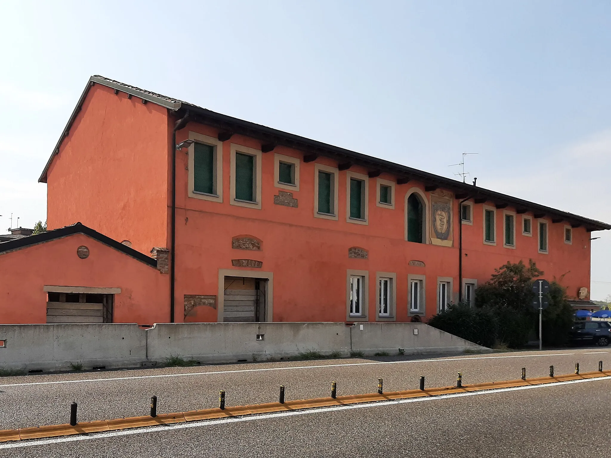 Photo showing: L'antica Osteria del Bissone lungo la Via Emilia, a San Zenone al Lambro in località Villa Bissone.