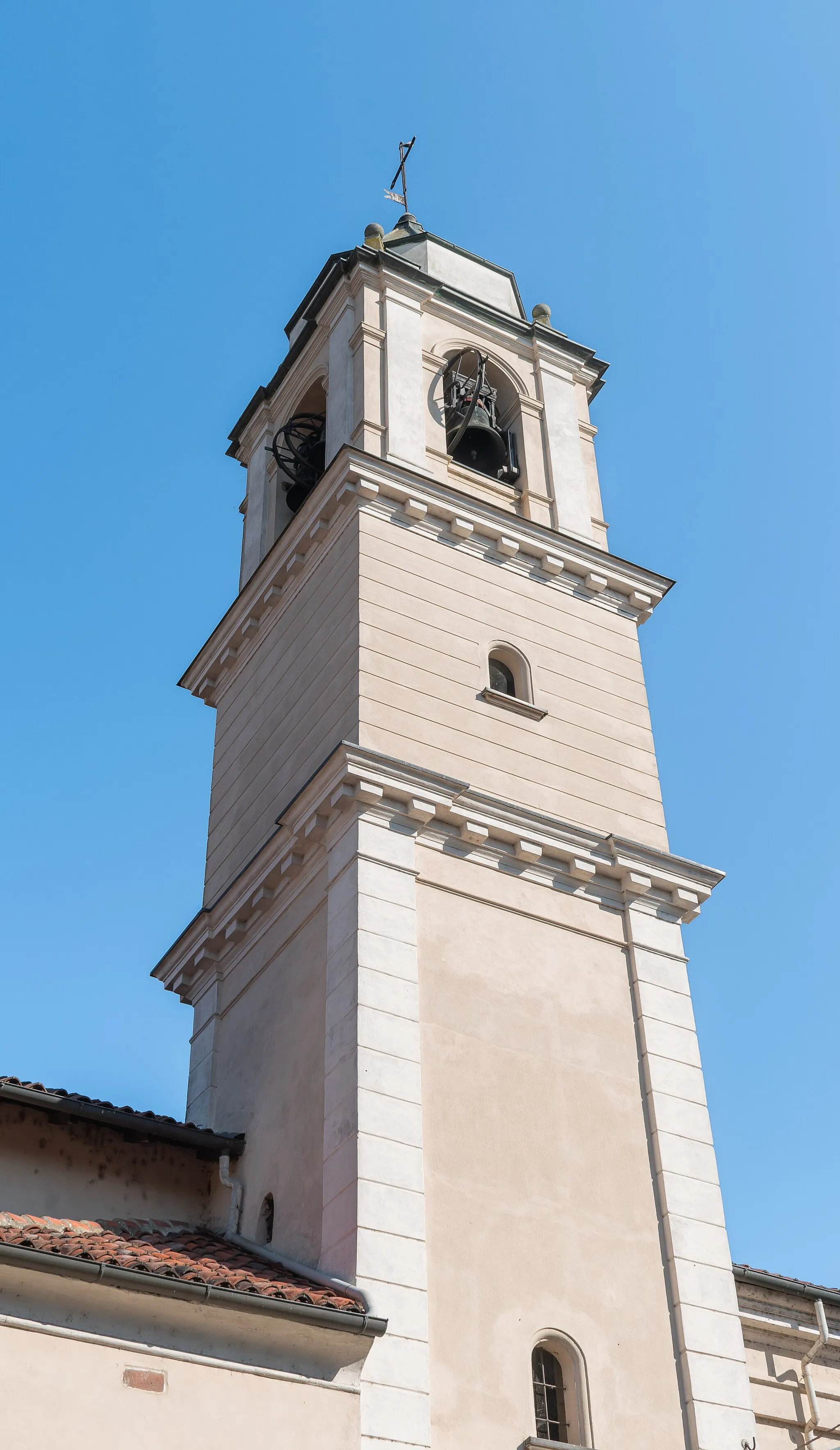 Photo showing: Bell tower of the Saint Donatus church in Orfengo, municipality of Casalino, Piedmont, Italy