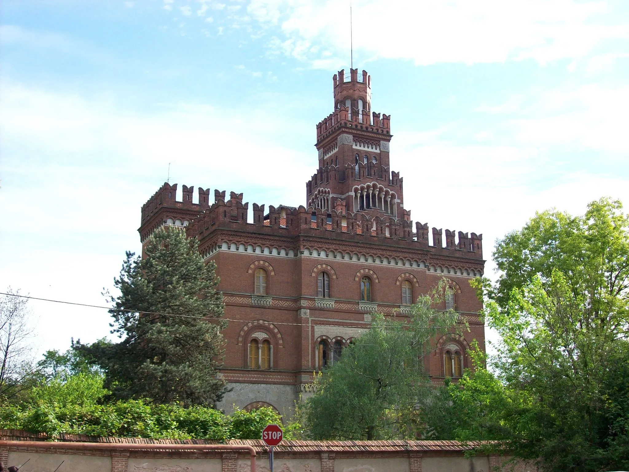 Photo showing: Crespi d'Adda workers' village (Capriate San Gervasio, province of Bergamo, Italy): the Crespi's mansion