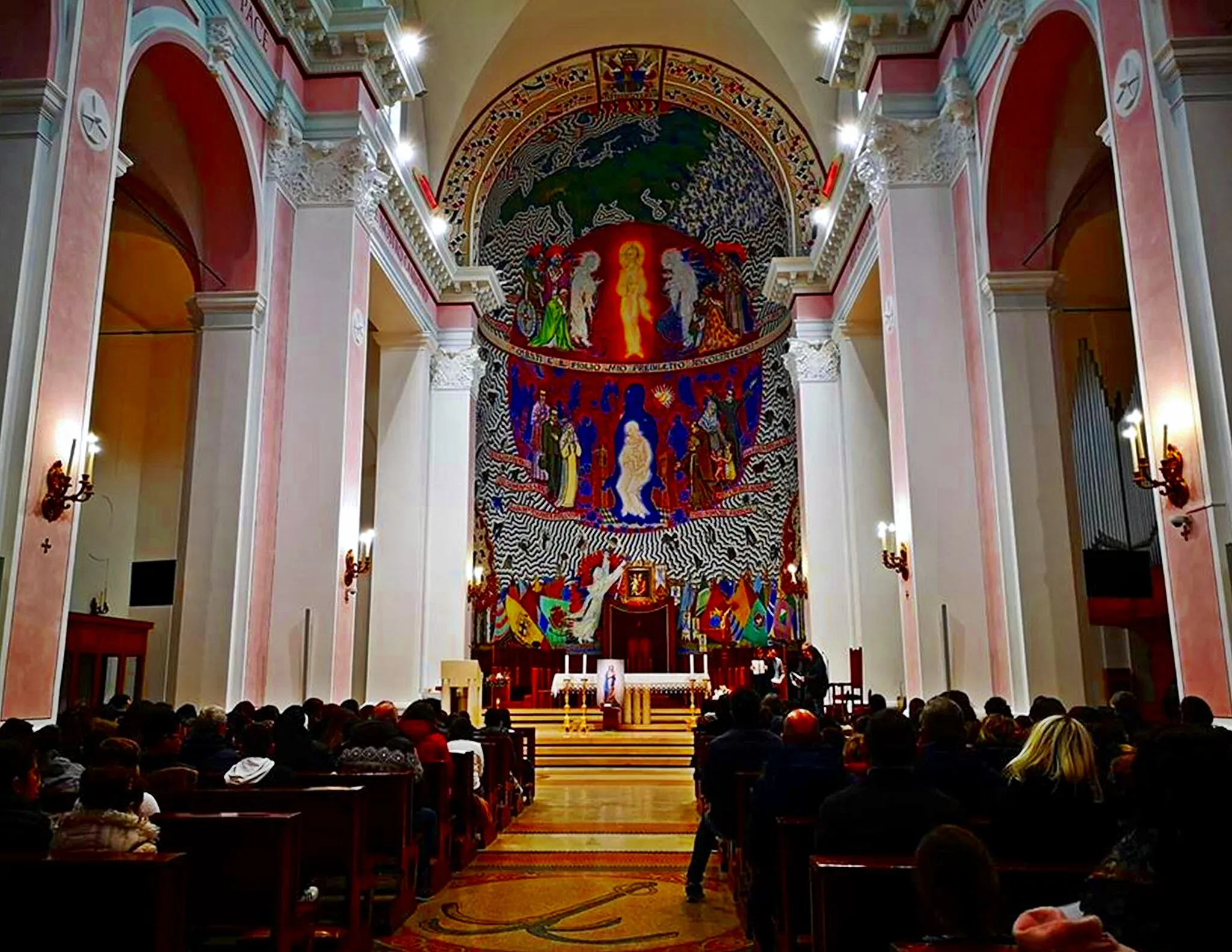 Photo showing: San Benedetto del Tronto, interior of the Cathedral of Santa Maria della Marina