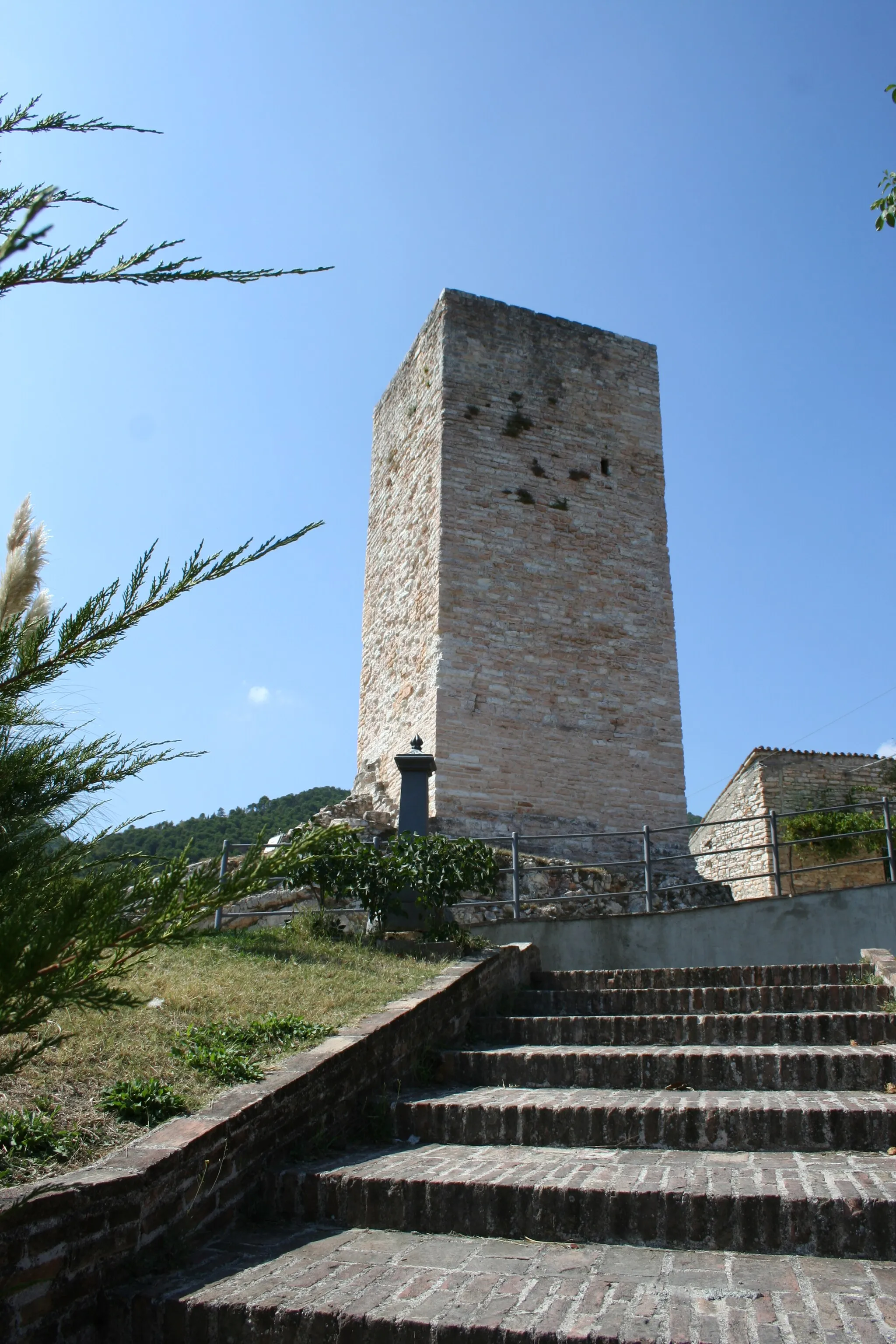 Photo showing: torre di Pierosara