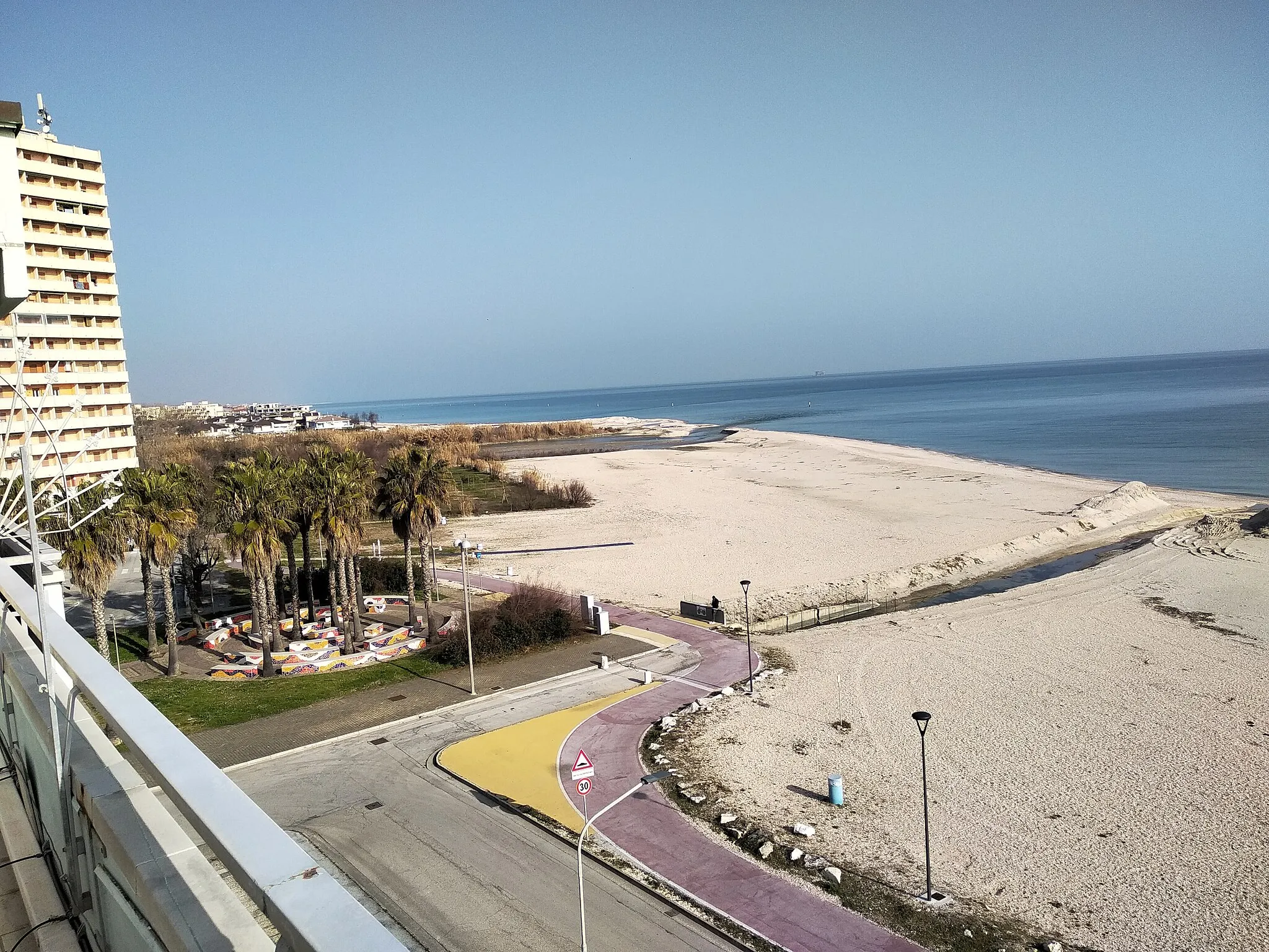 Photo showing: La spiaggia di lido tre archi