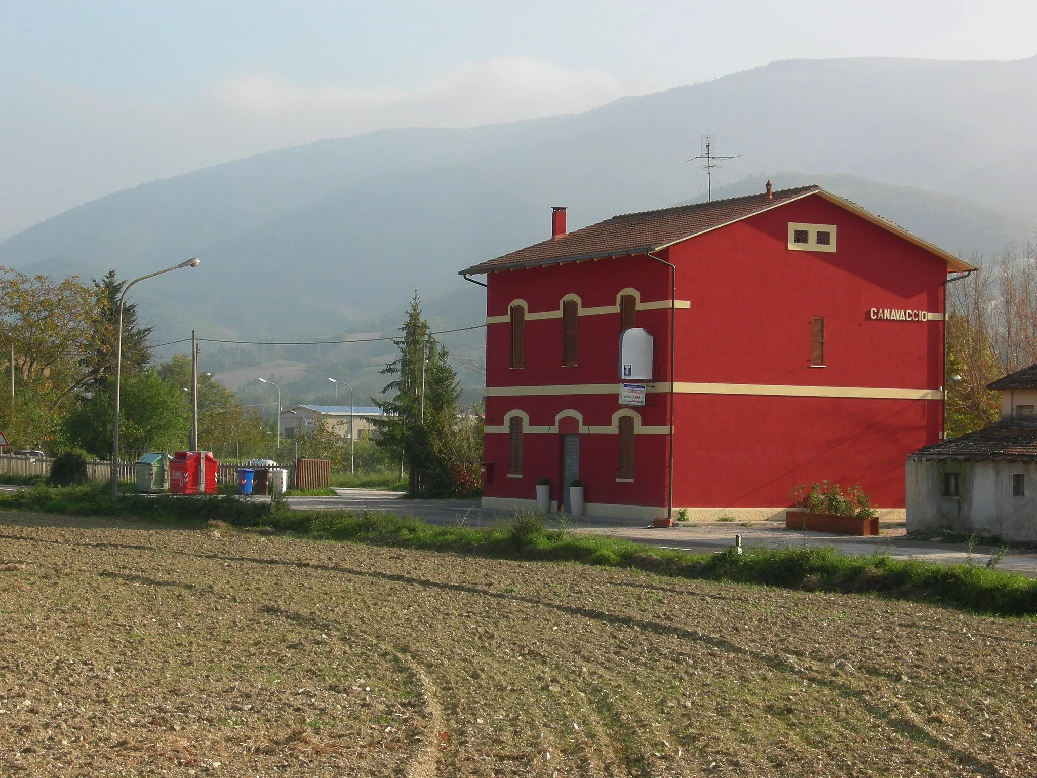 Photo showing: L'ex stazione ferroviaria di Canavaccio di Urbino.