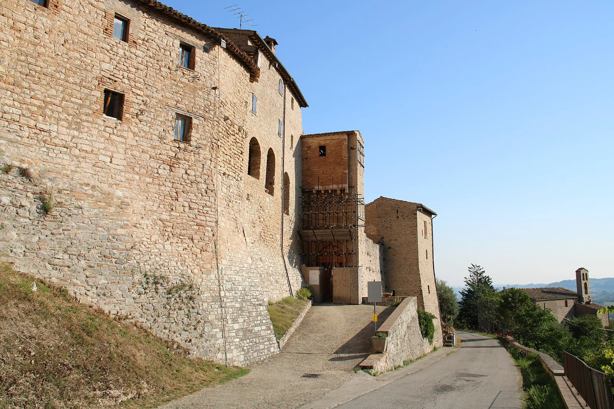 Photo showing: Cammino Francescano della Marca, Caldarola, Vestignano