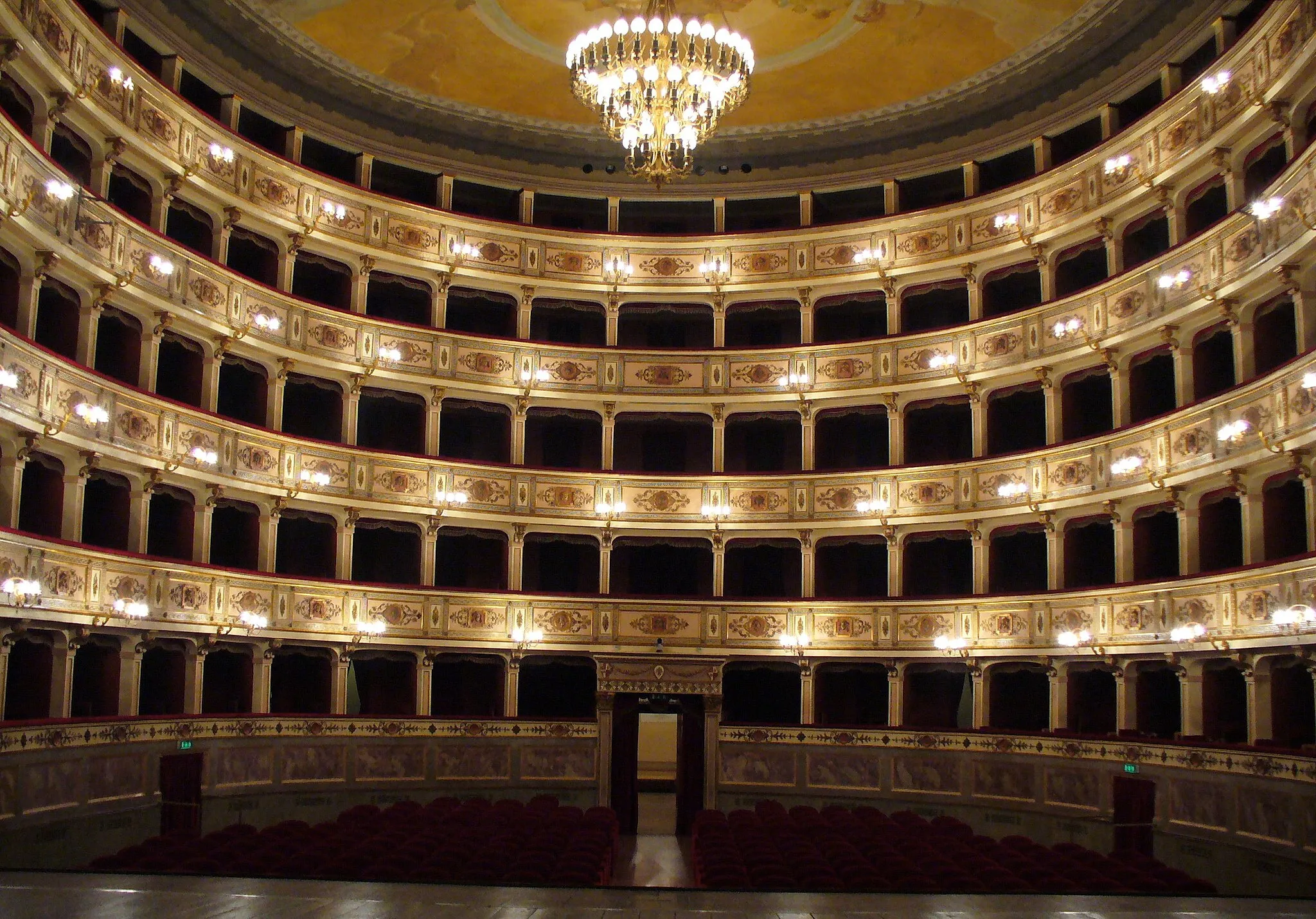 Photo showing: an interior view of "Teatro dell'Aquila" in Fermo, taken by the stage
