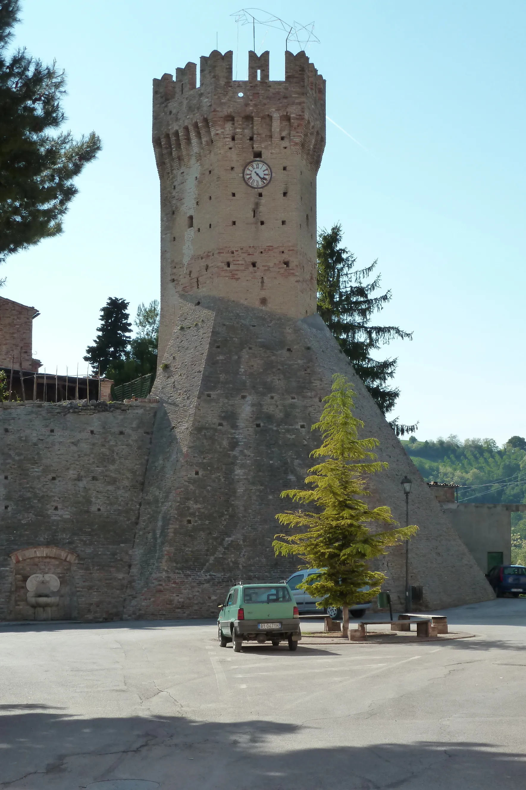 Photo showing: Porchia, tower, 7-5-2011