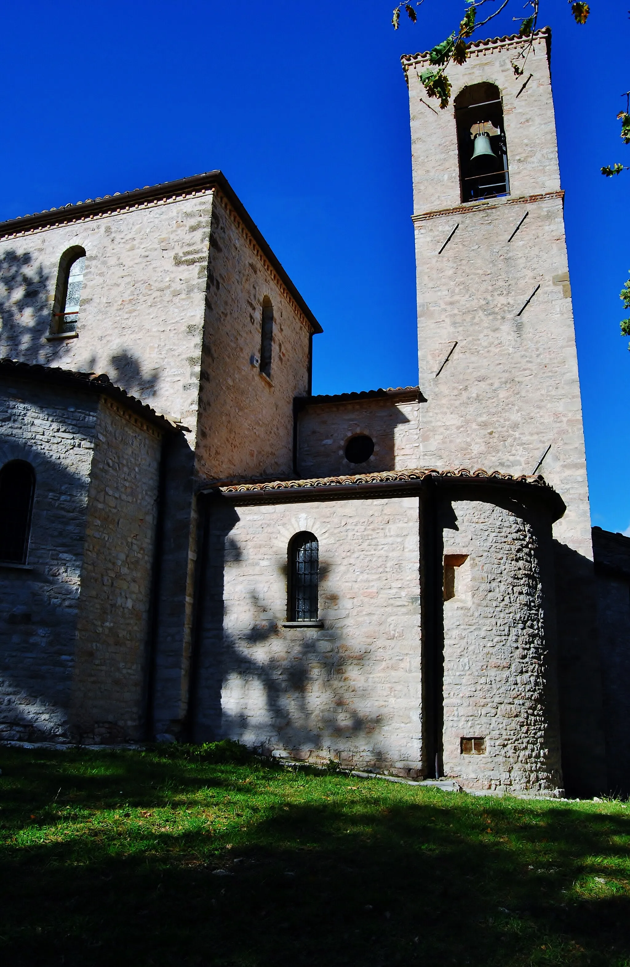 Photo showing: Acquacanina - Abbazia di Santa Maria di Rio Sacro - abside