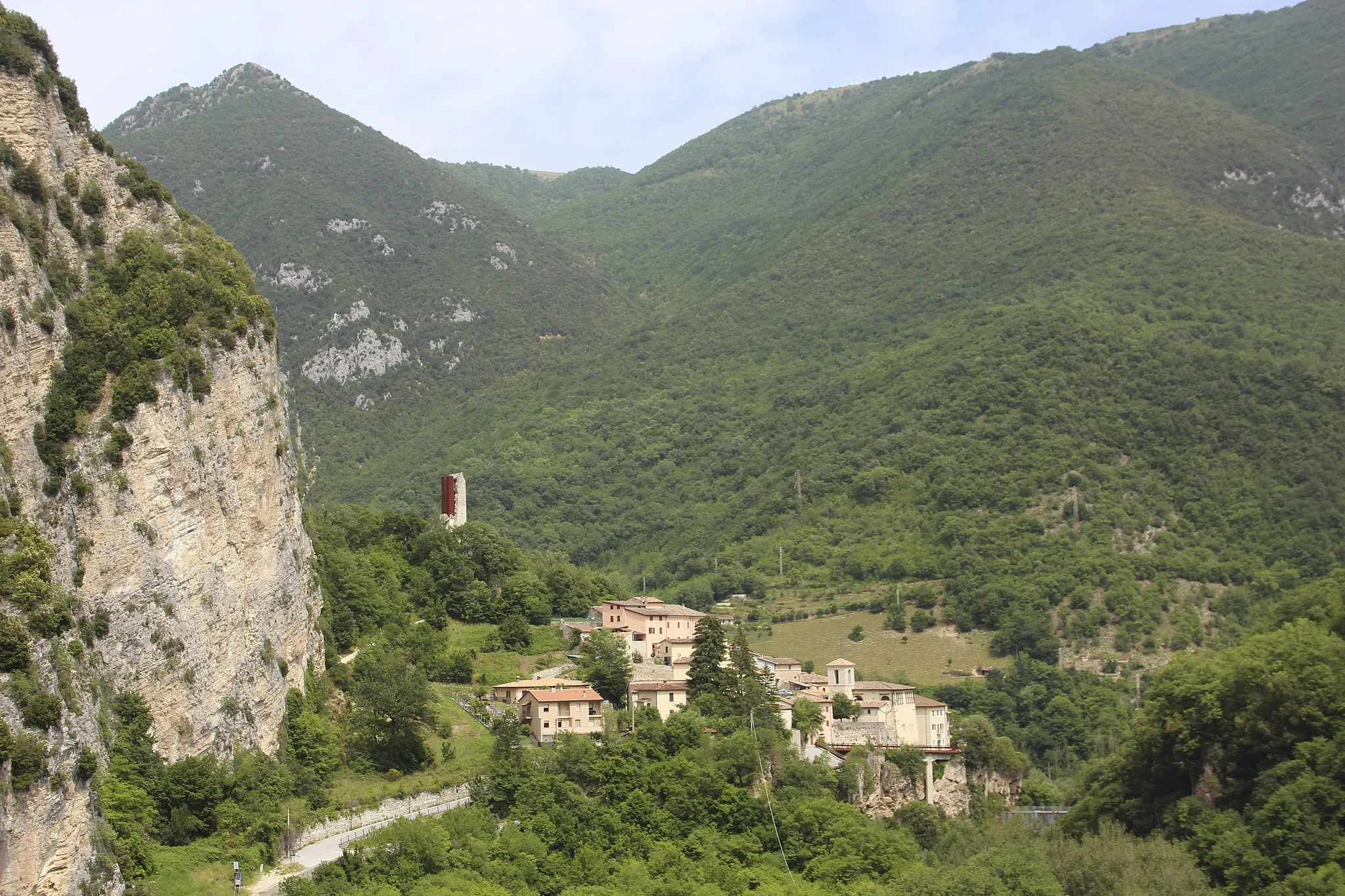 Photo showing: Panorama of Triponzo, hamlet of Cerreto di Spoleto, Province of Perugia, Umbria, Italy