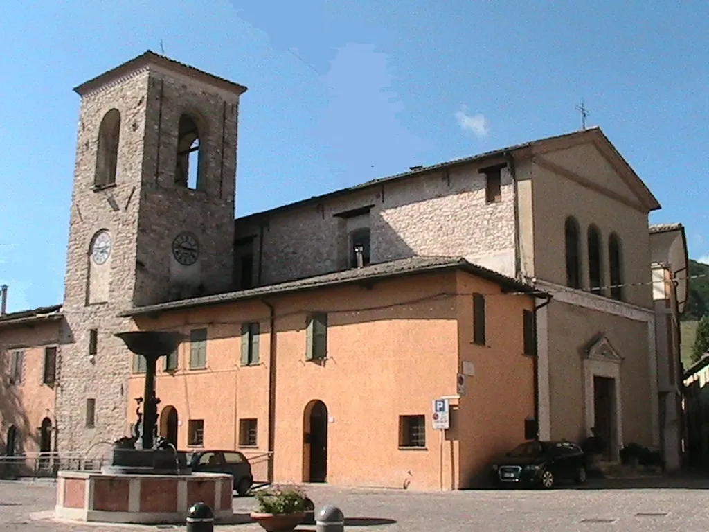 Photo showing: Muccia - chiesa parrocchiale