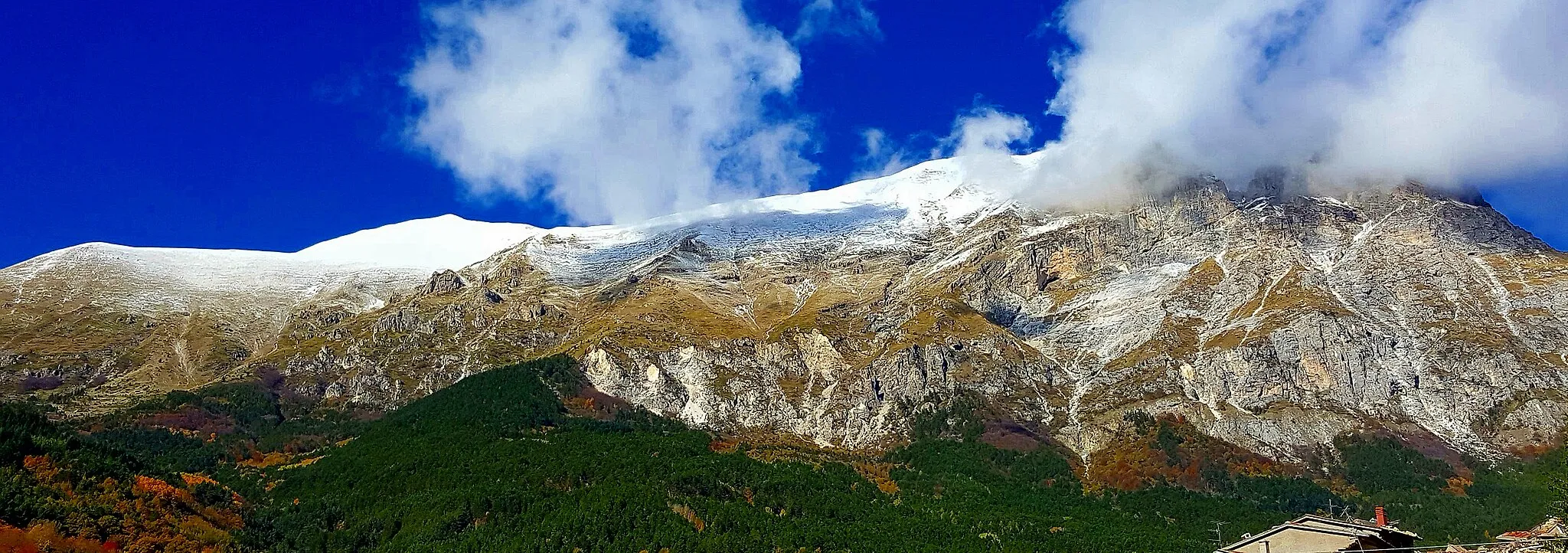 Photo showing: Pretare, view of Monte Vettore from the Marche side