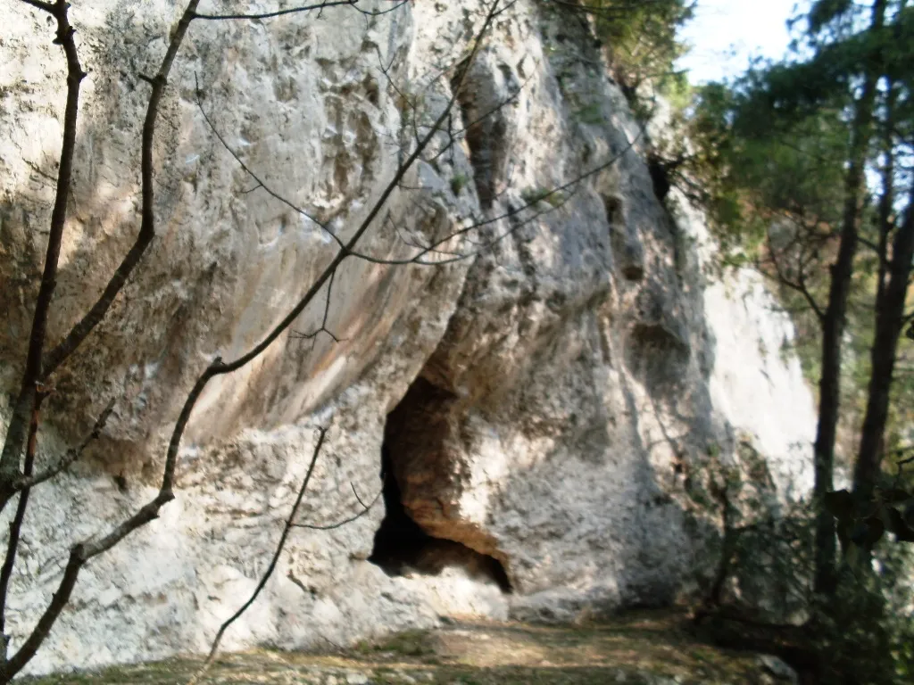 Photo showing: Italy Ancona Mount Conero - Mortarolo cavern entry