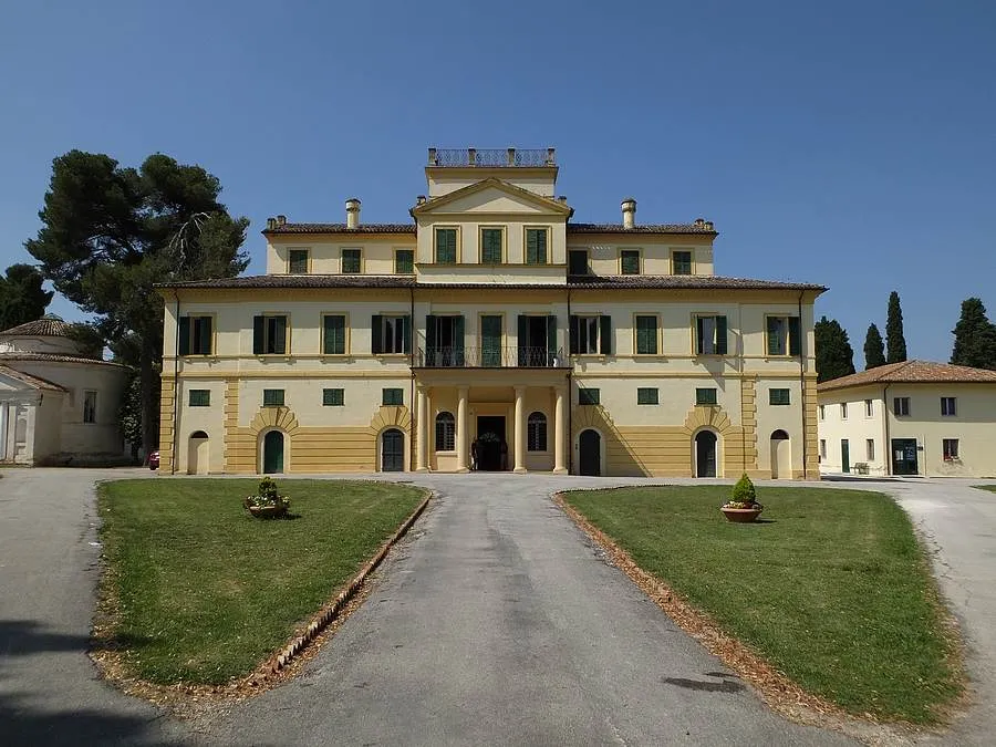 Photo showing: Villa Salvati a maggio