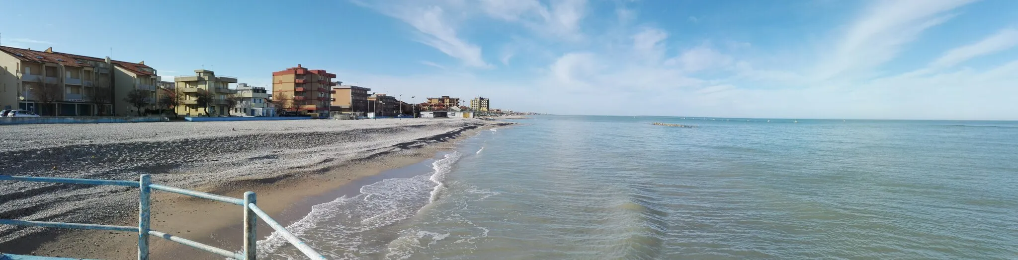 Photo showing: Vista dal molo di Marotta in direzione Nord