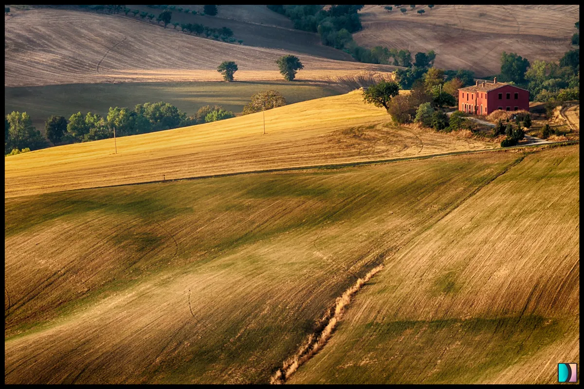 Photo showing: 500px provided description: Going home from a sunrise photo session I noticed this house.

I took this photo without including the sky, poor of details that morning. [#morning ,#countryside ,#marche ,#emidellizuani]