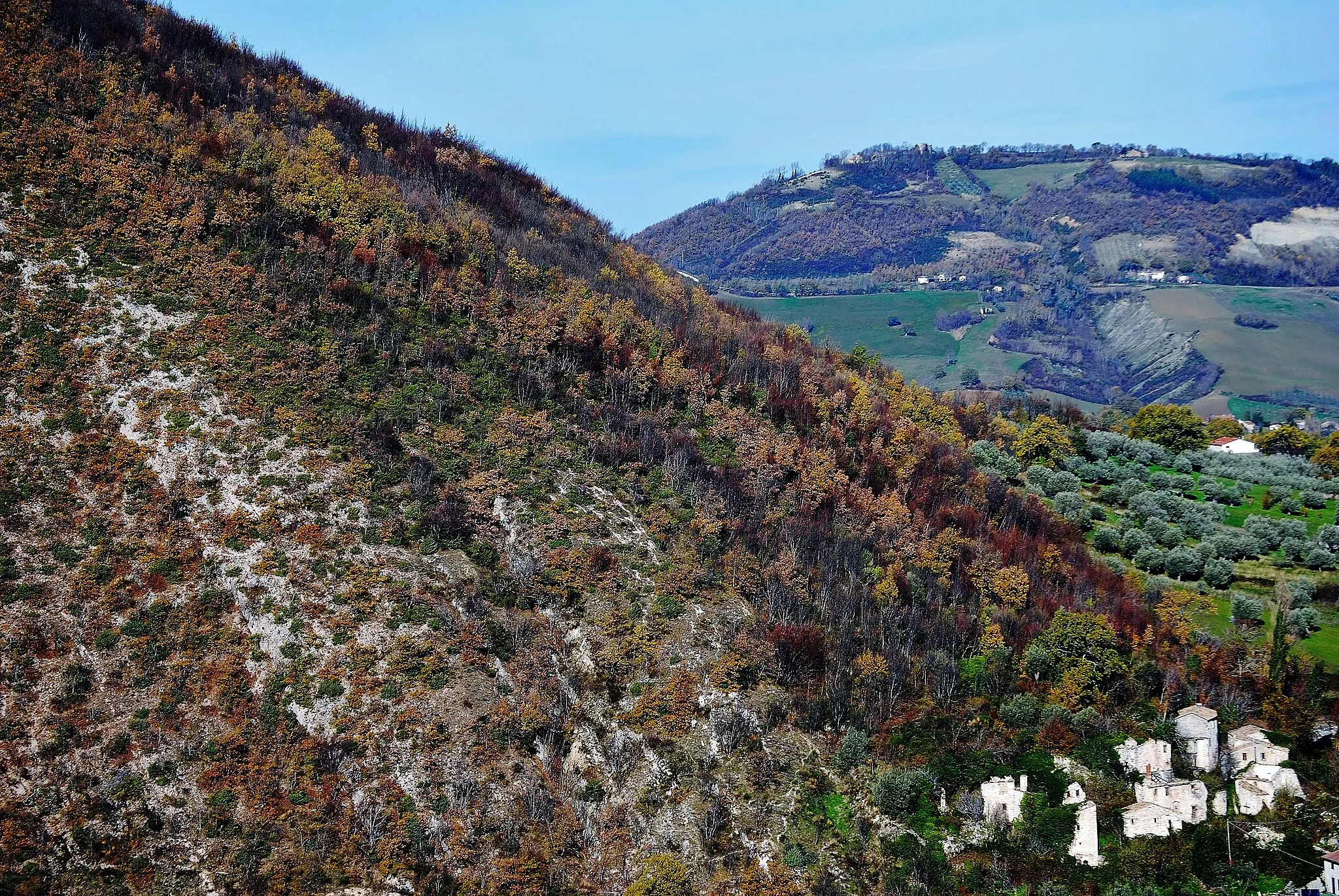 Photo showing: panorama da Poggio San Vicino