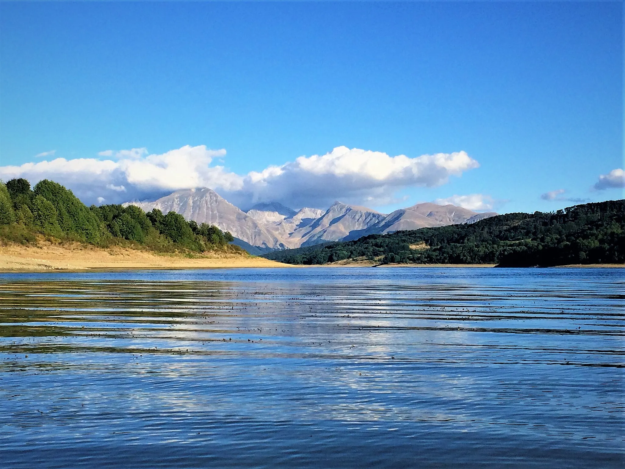 Photo showing: Lago di Campotosto nell'agosto 2017.