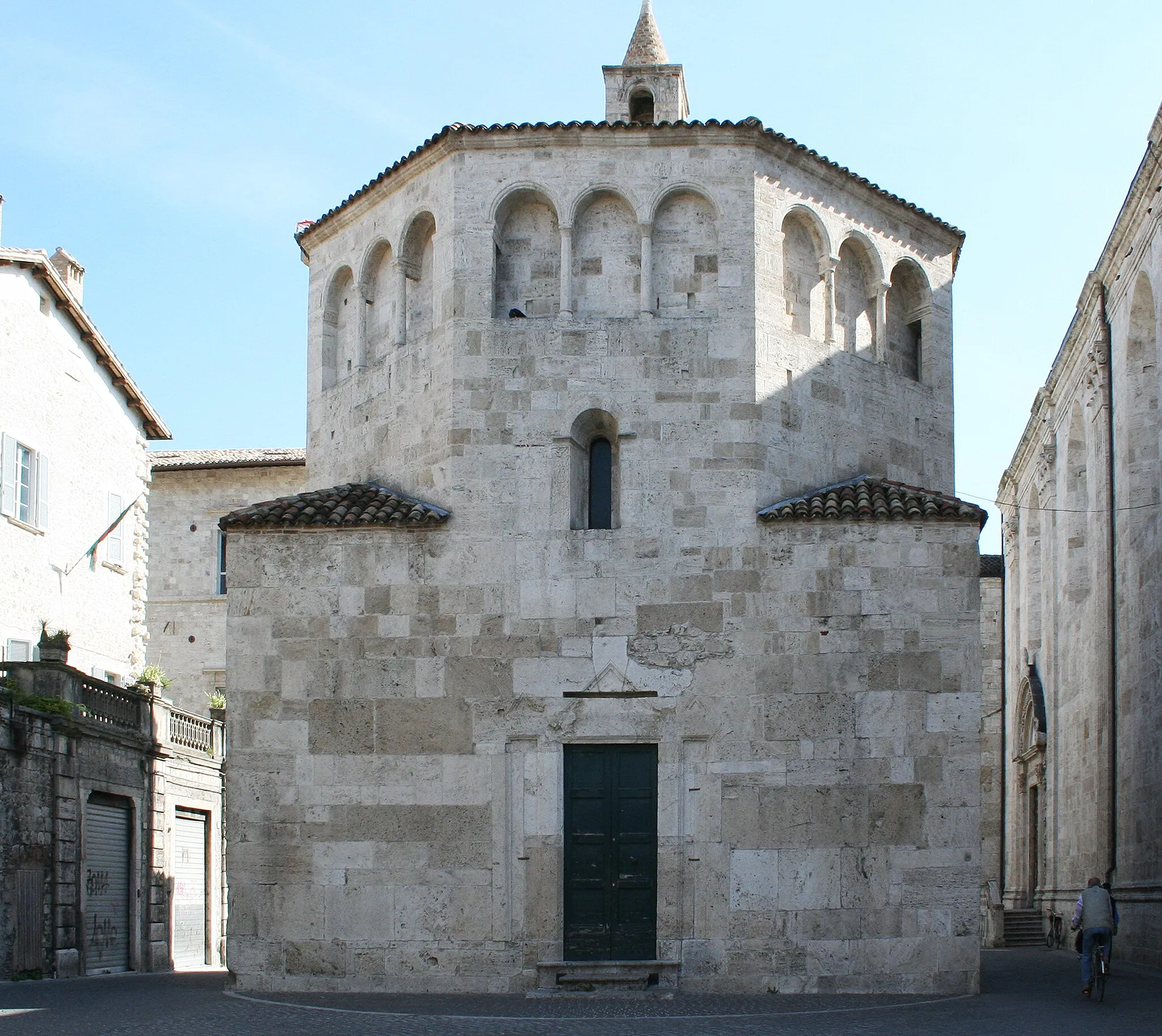 Photo showing: Battistero di San Giovanni di Ascoli Piceno.