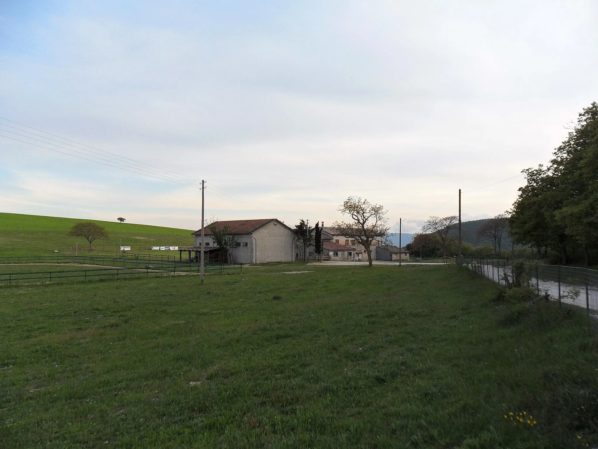 Photo showing: Avenale di Cingoli (Equiturist)