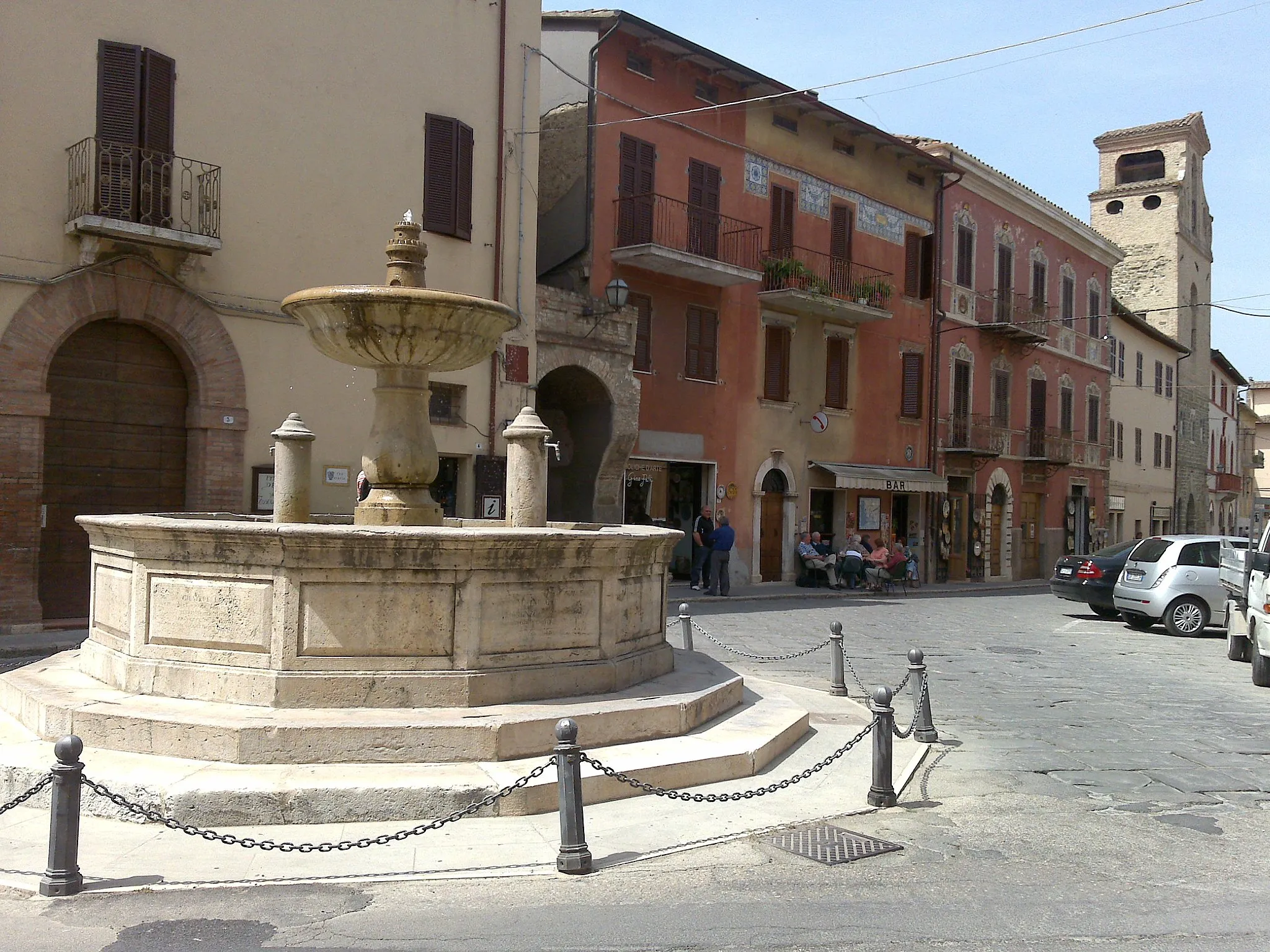 Photo showing: fontana