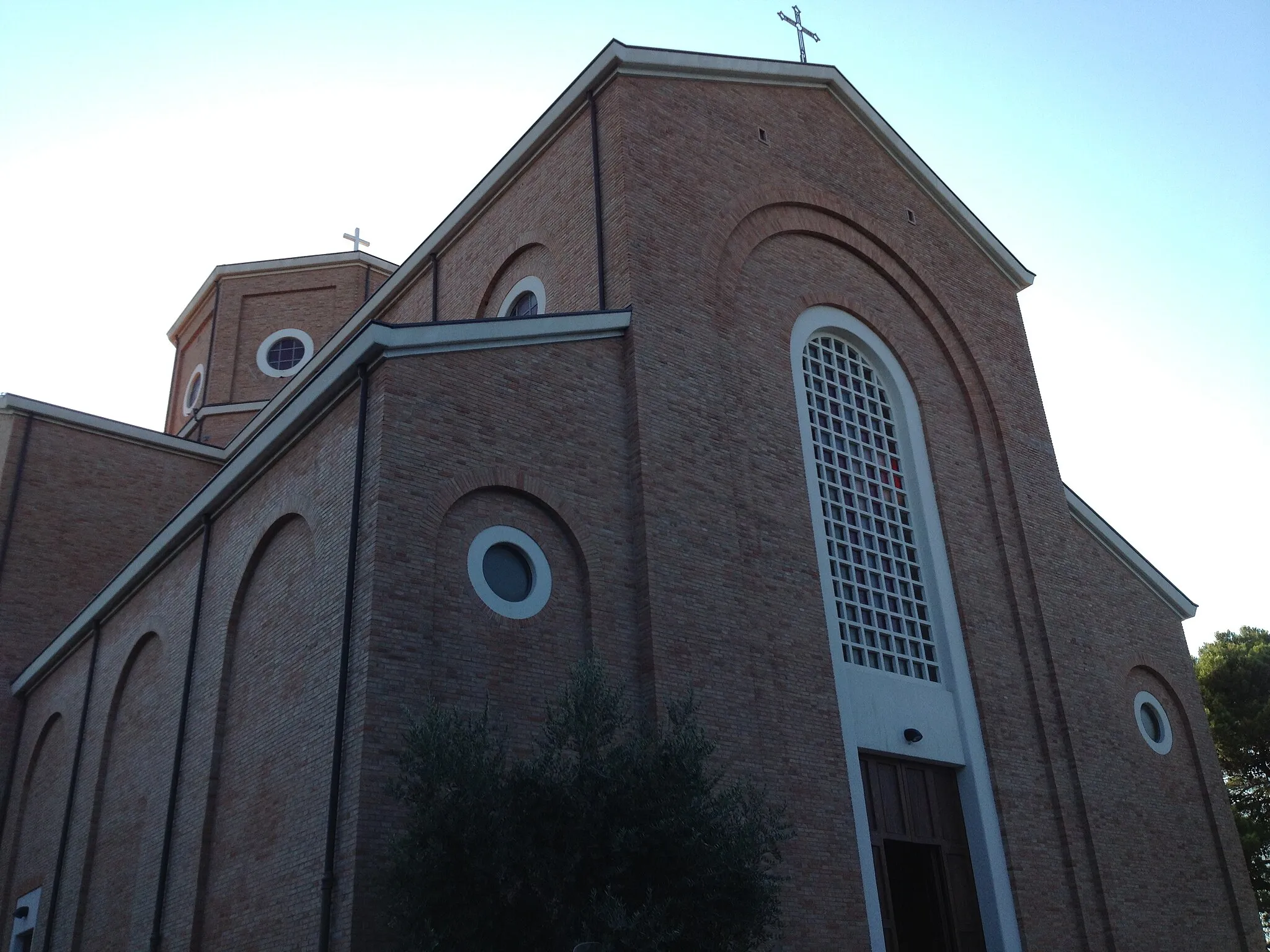 Photo showing: Facciata della Chiesa di Coriano
