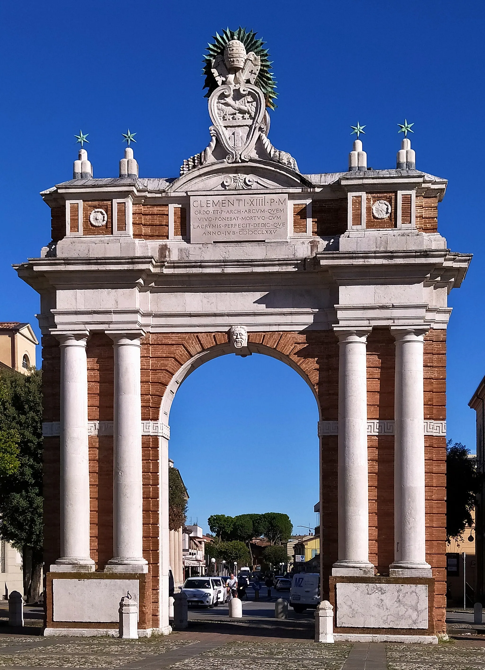 Photo showing: Arco dedicato a Lorenzo Ganganelli (Papa Clemente XIV), 1777.