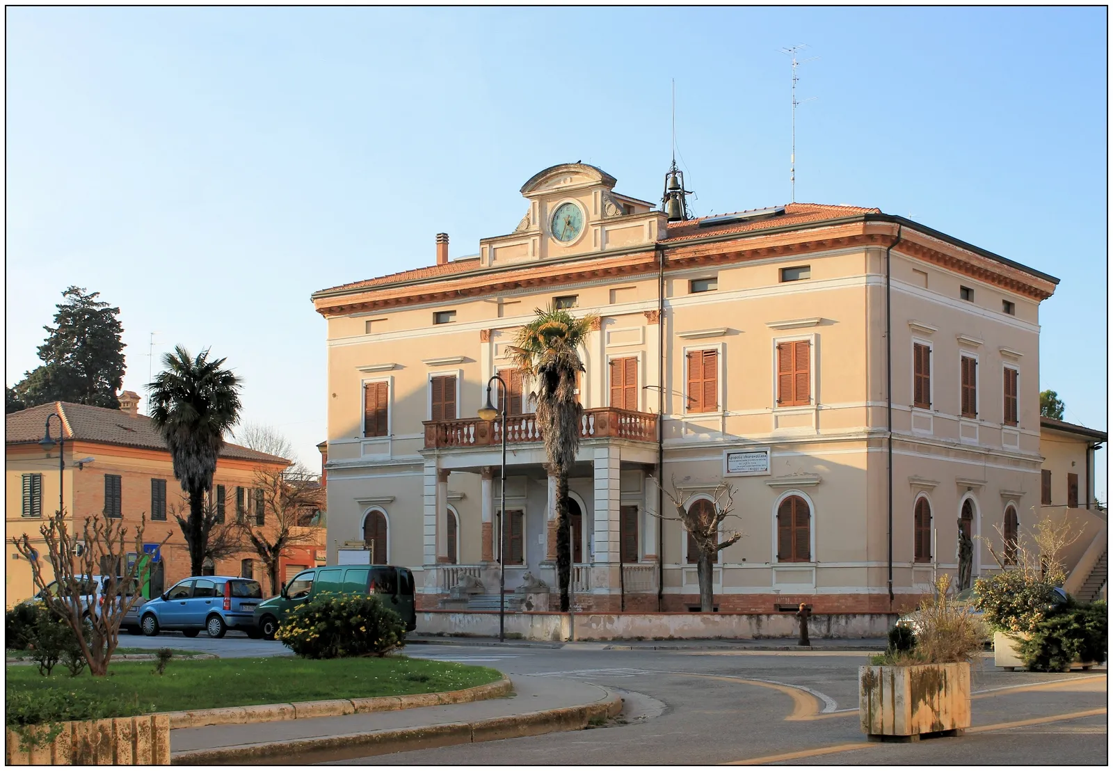 Photo showing: View of the Public Library of Chiaravalle