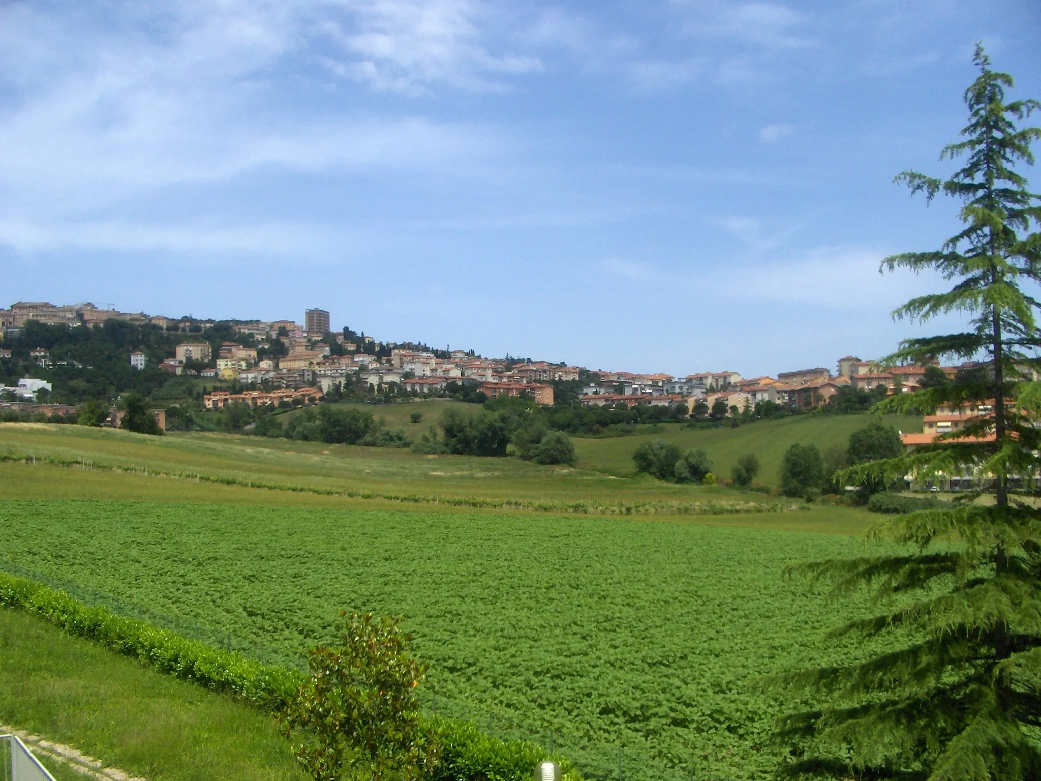 Photo showing: Osimo (provincia di Ancona) vista dalla periferia sud