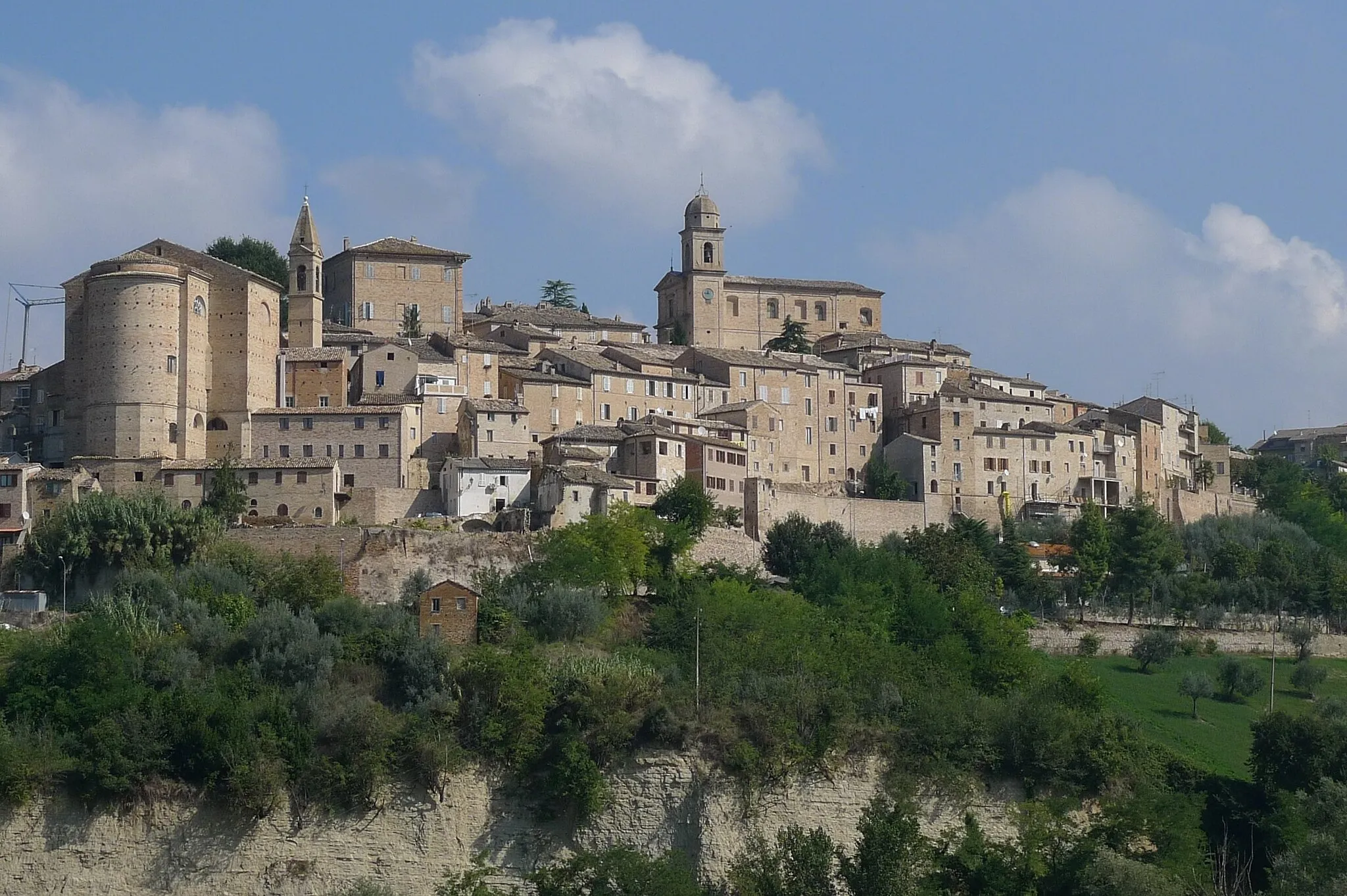 Photo showing: Montottone, general view