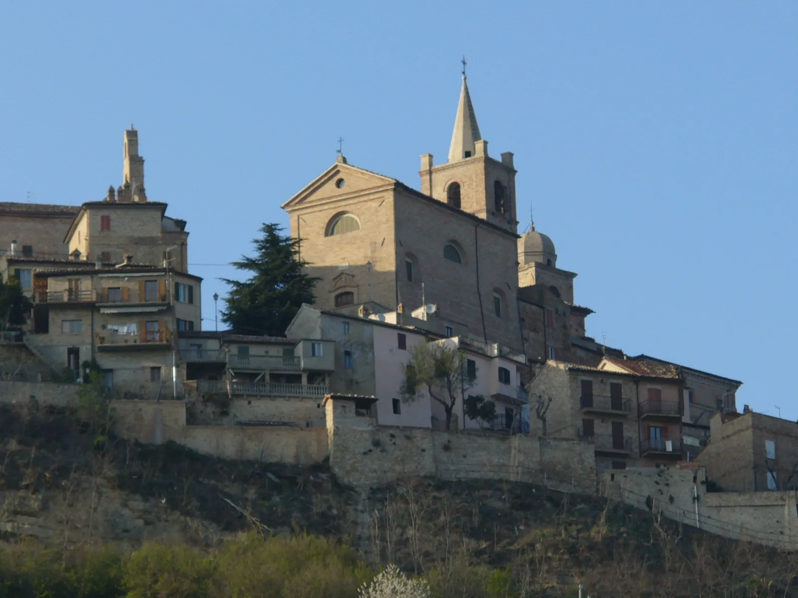 Photo showing: Vista generale di Montedinove, provincia di Ascoli Piceno, Italy