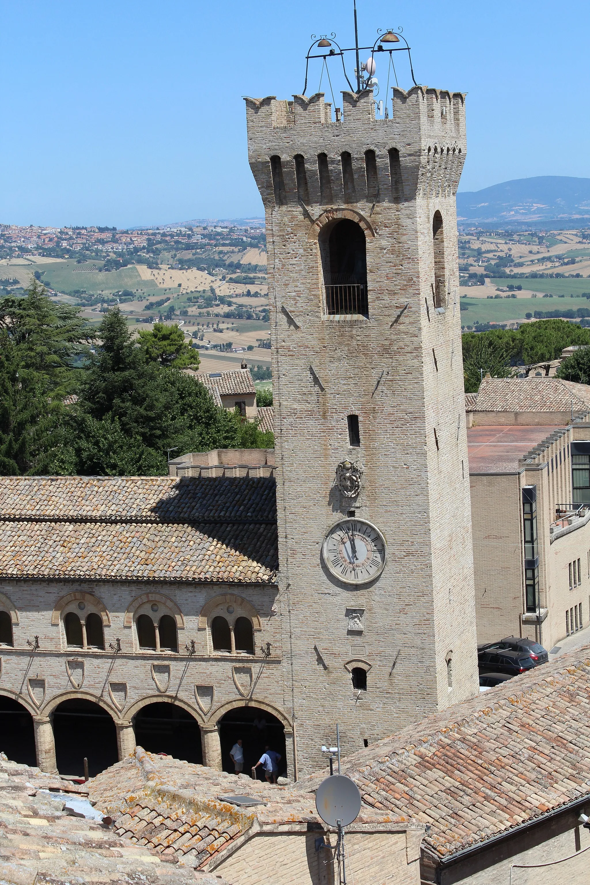 Photo showing: Torre civica di Montelupone