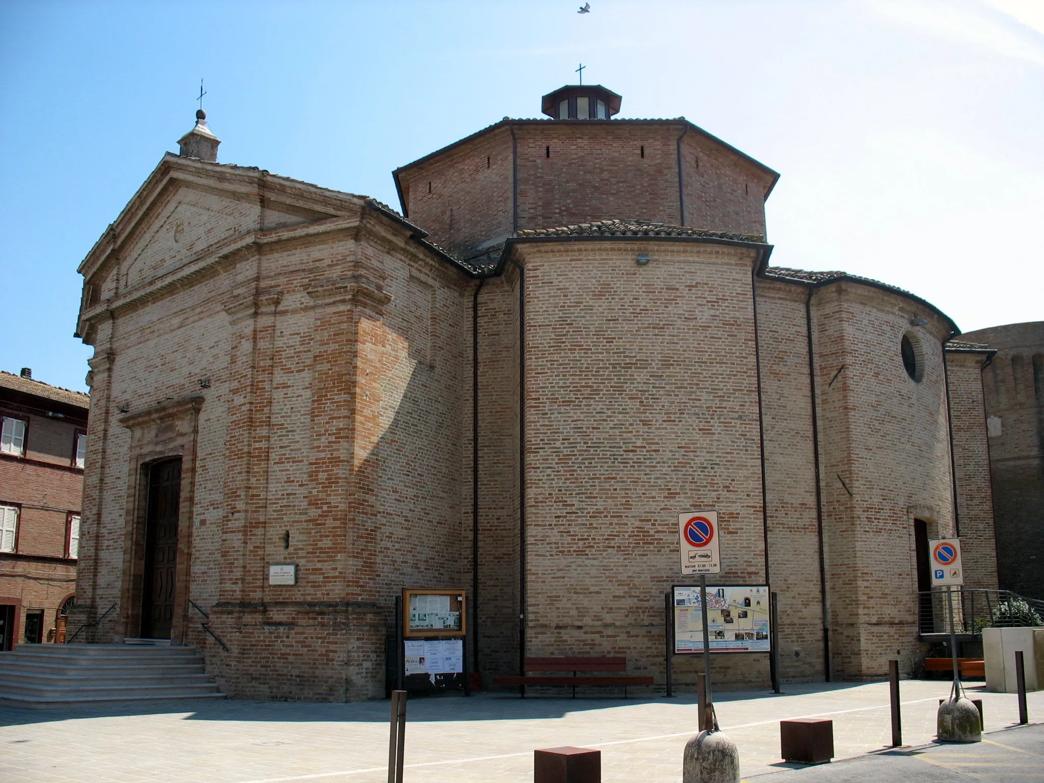 Photo showing: Collegiata di San Lorenzo, Urbisaglia