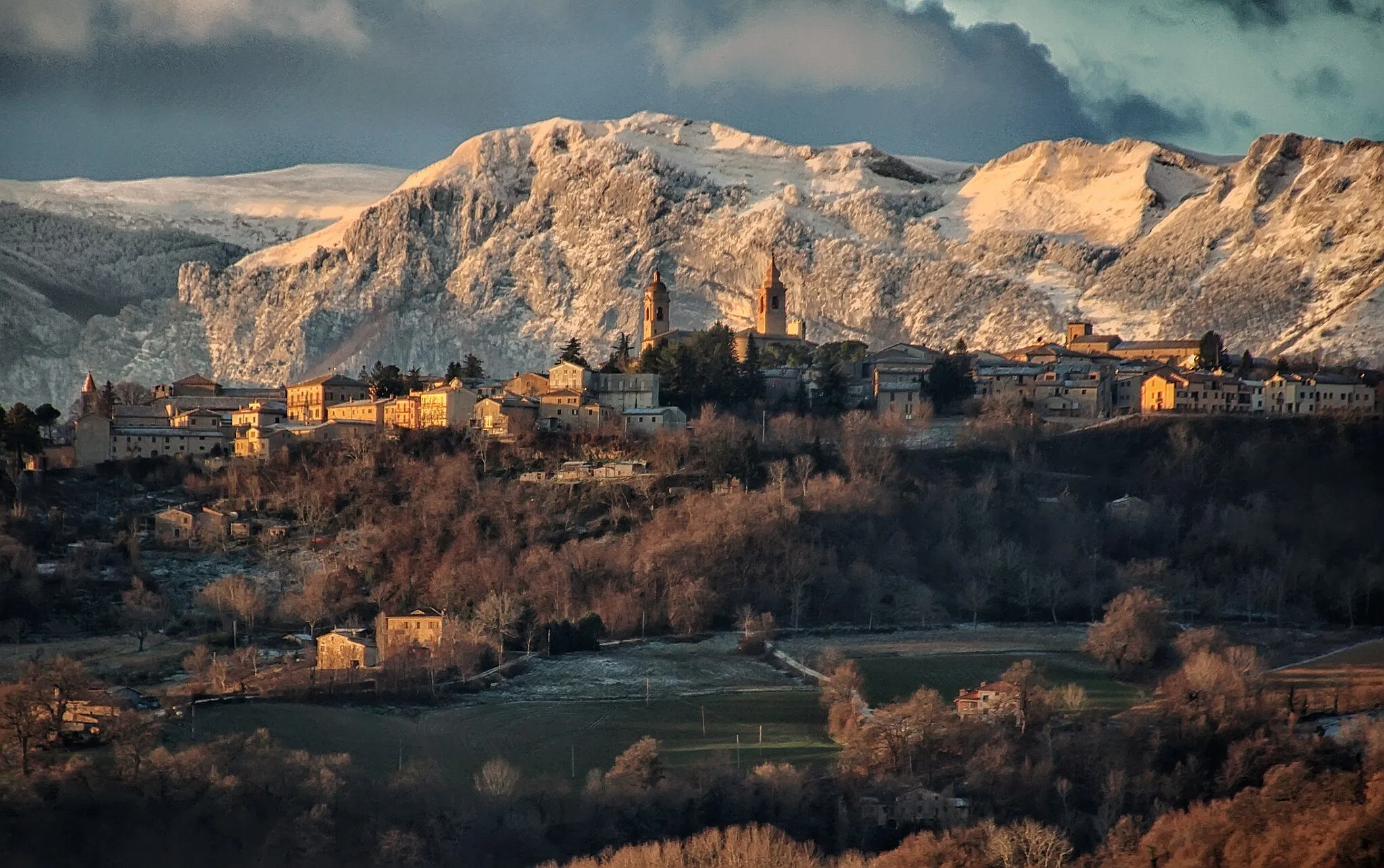 Photo showing: Panorama con i Monti Sibillini.