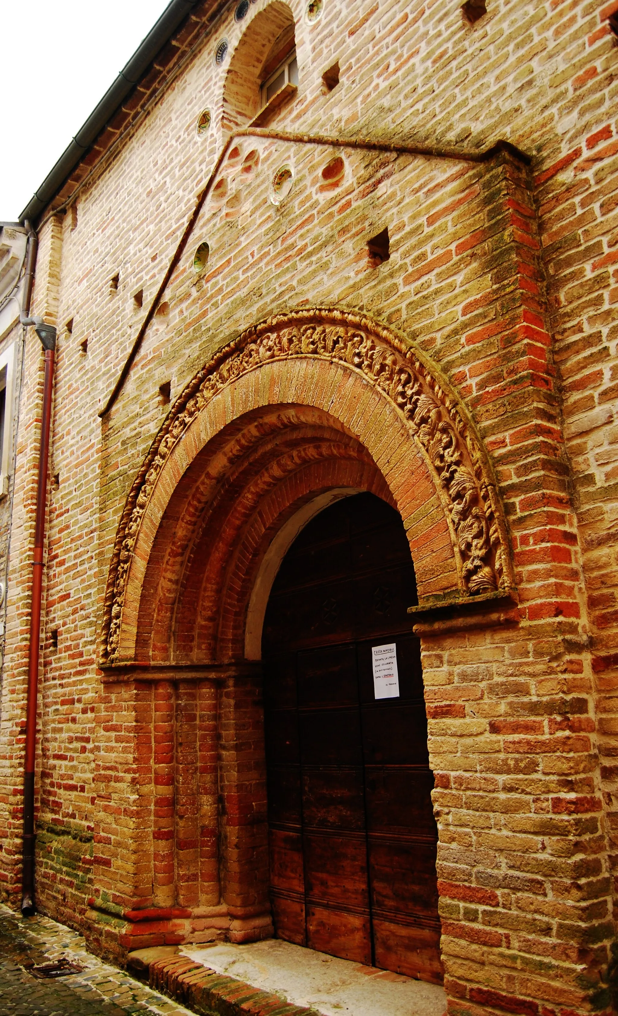 Photo showing: Chiesa della SS Annunziata - portale