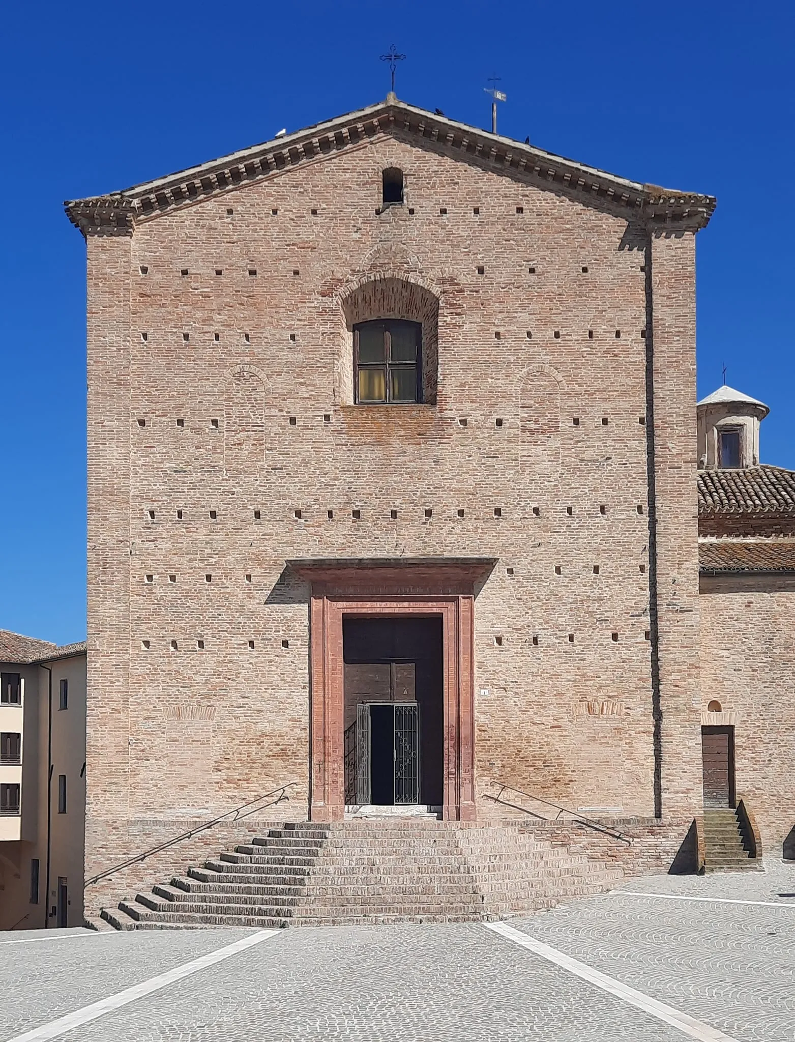 Photo showing: Chiesa Collegiata Parrocchiale dei Santi Cristoforo e Costanzo.