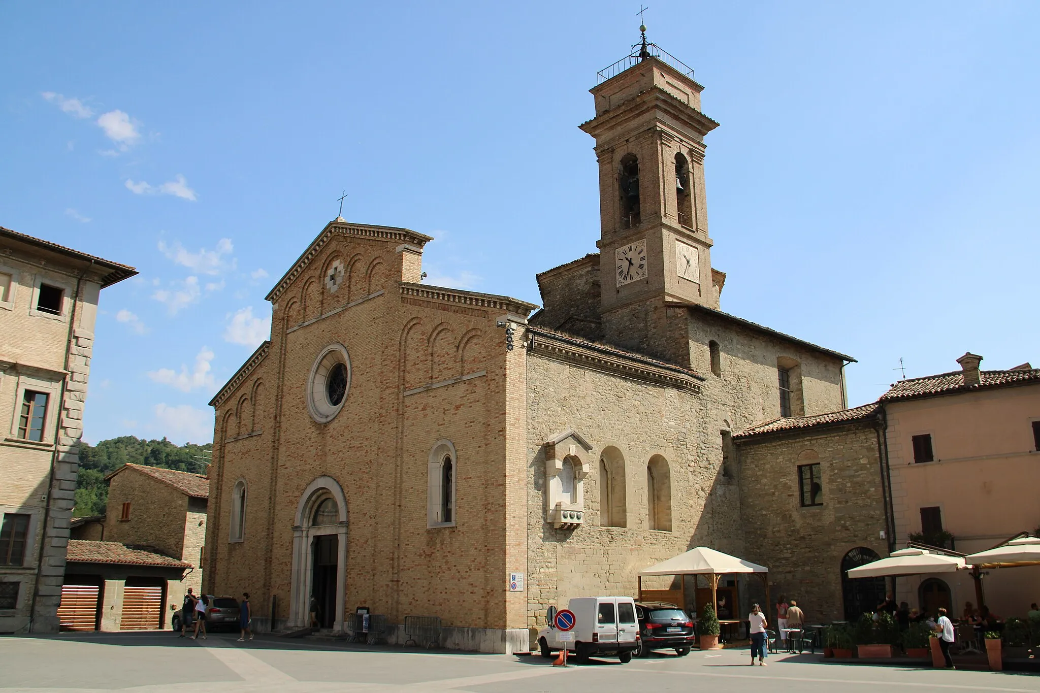 Photo showing: Pieve collegiata dei Santi Pietro e Paolo (Mercatello sul Metauro)