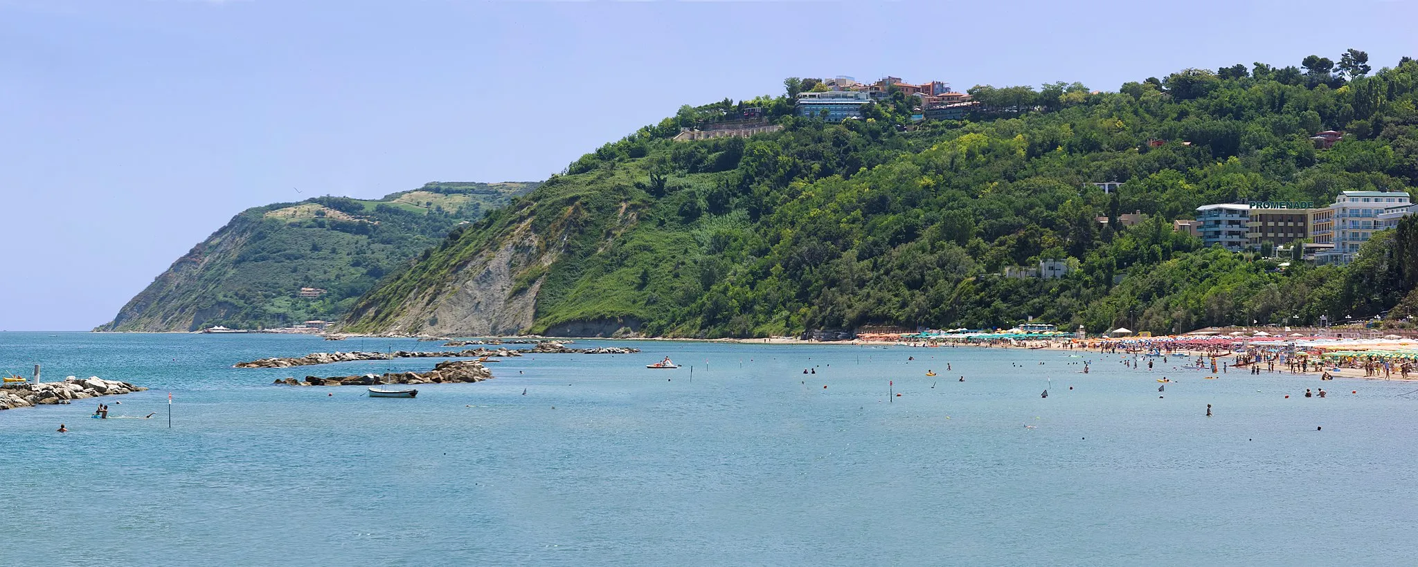 Photo showing: Gabicce Monte and Vallugola view from Gabicce Mare