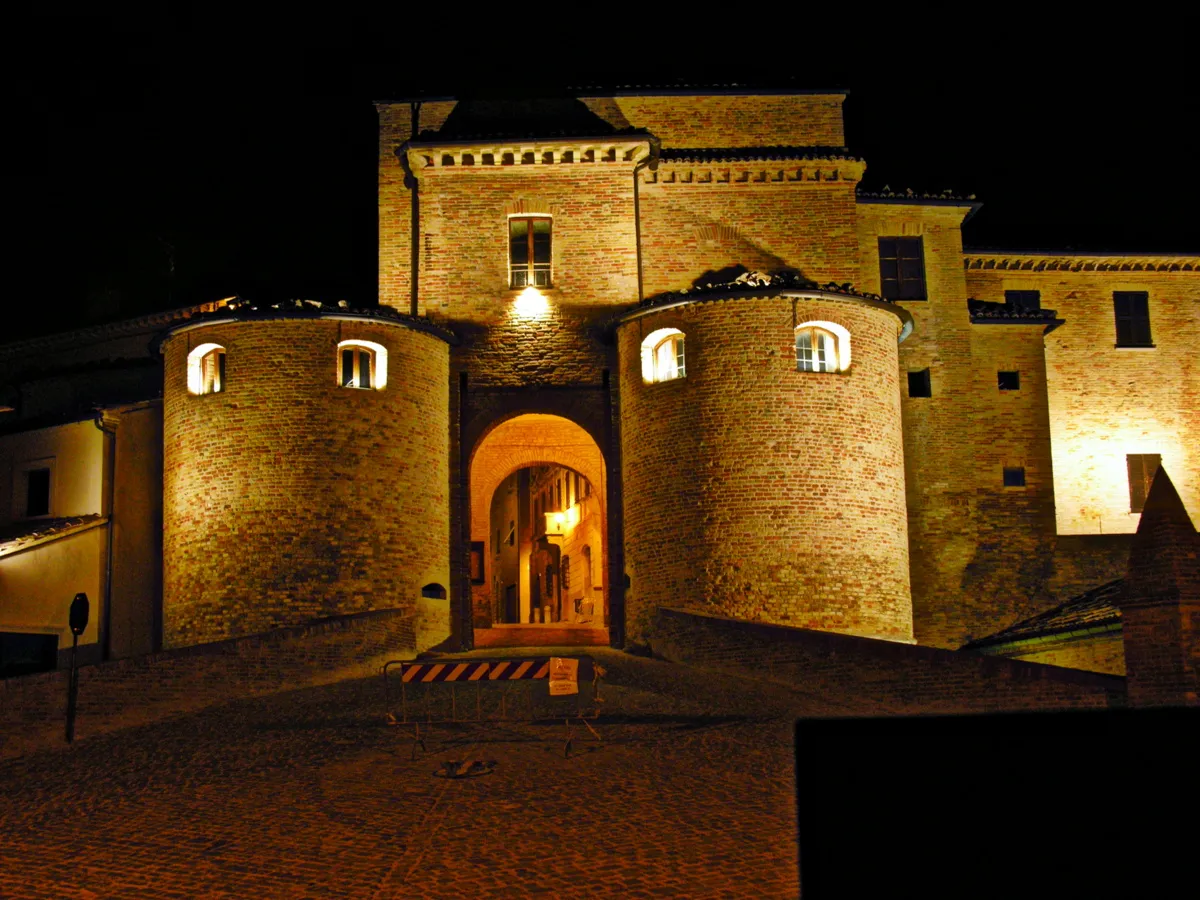 Photo showing: Mombaroccio, la fortezza.