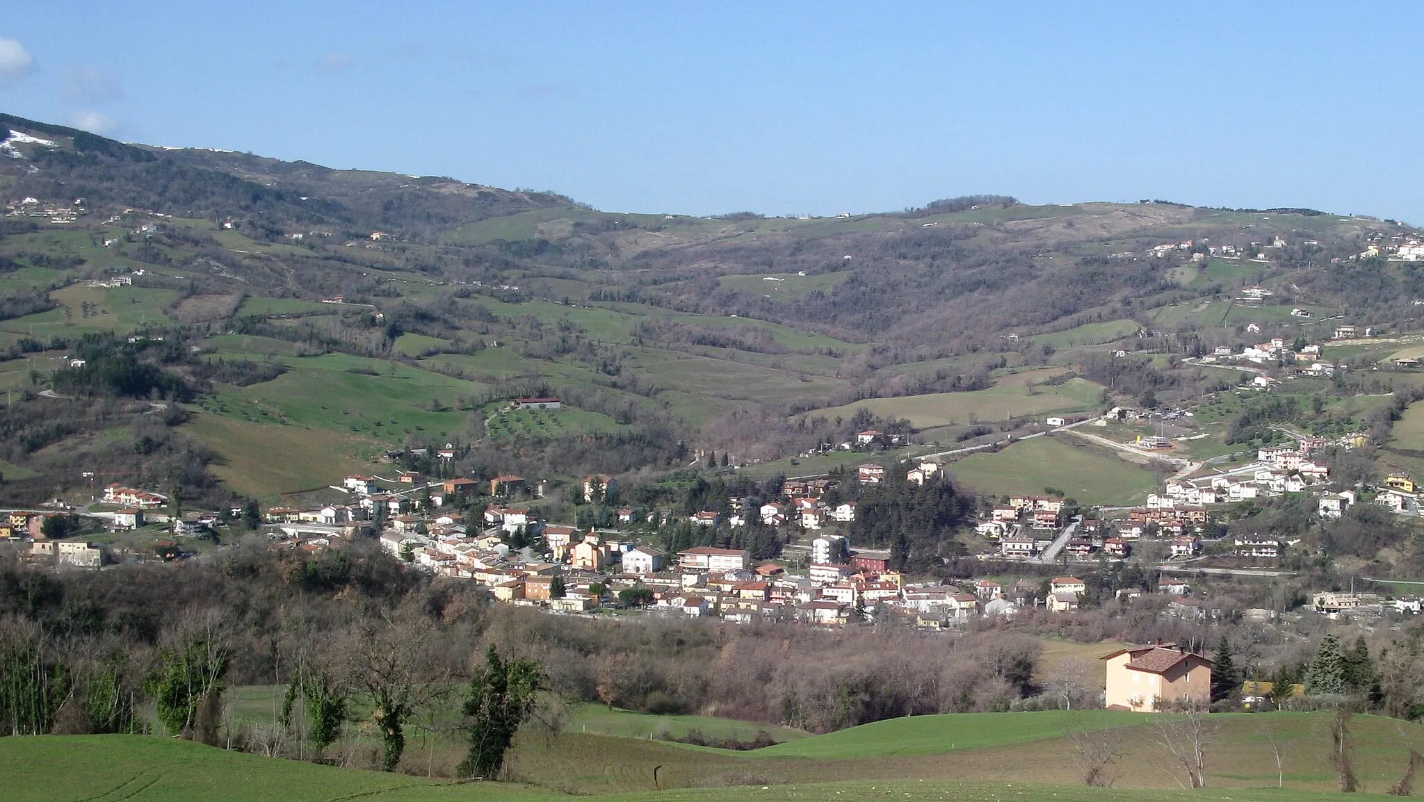 Photo showing: Panorama di Mercatino Conca.