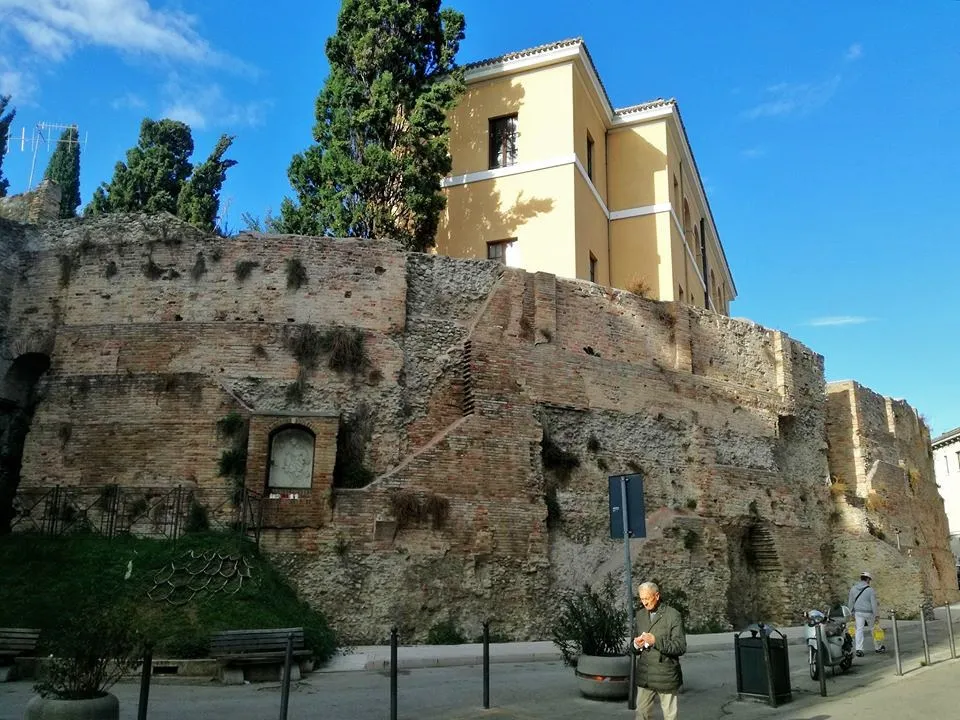 Photo showing: Anfiteatro romano di Interamnia in Via Irelli