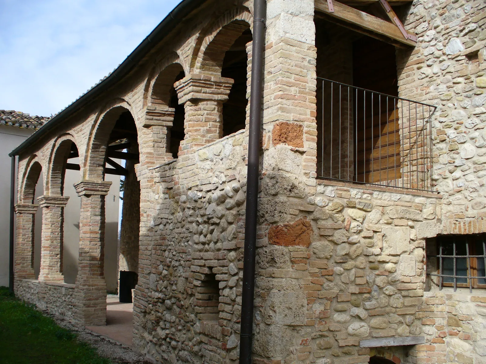 Photo showing: Die Kirche San Massimo in Torano Nuovo.