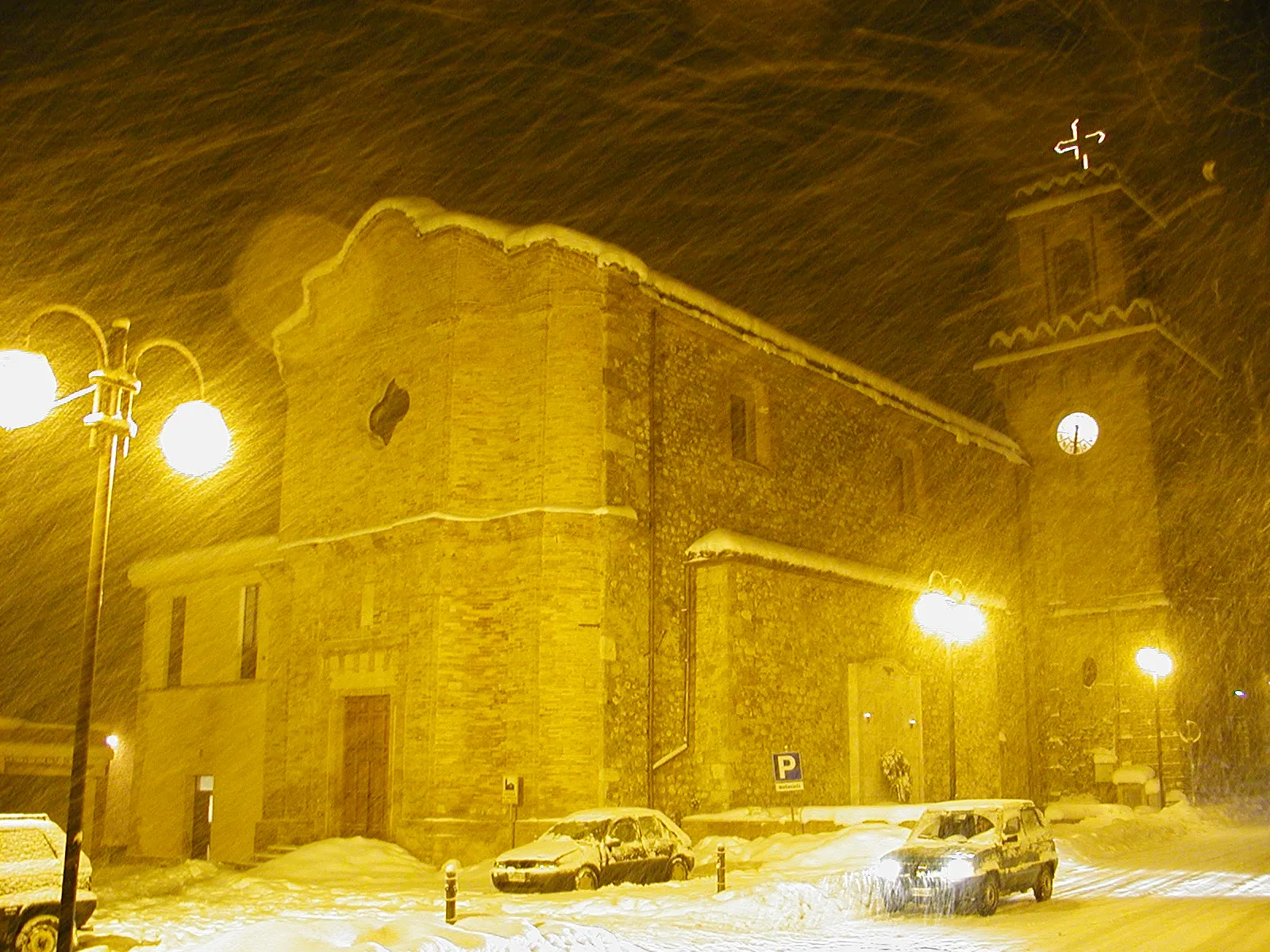 Photo showing: Torricella Sicura chiesa parrocchiale di San Paolo con la neve. Autore Sandro De Marcellis