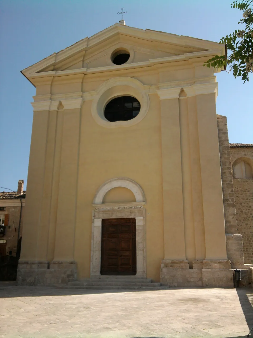 Photo showing: La facciata della Chiesa di San Lorenzo in Civitella del Tronto