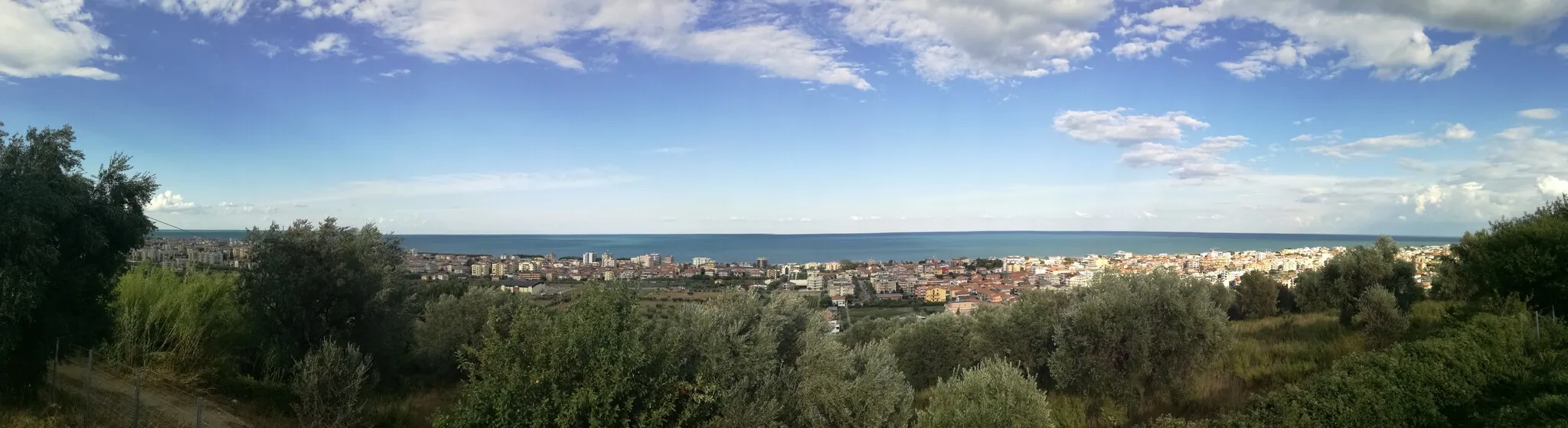 Photo showing: Panoramica sul mare dalla stazione di servizio di Tortoreto