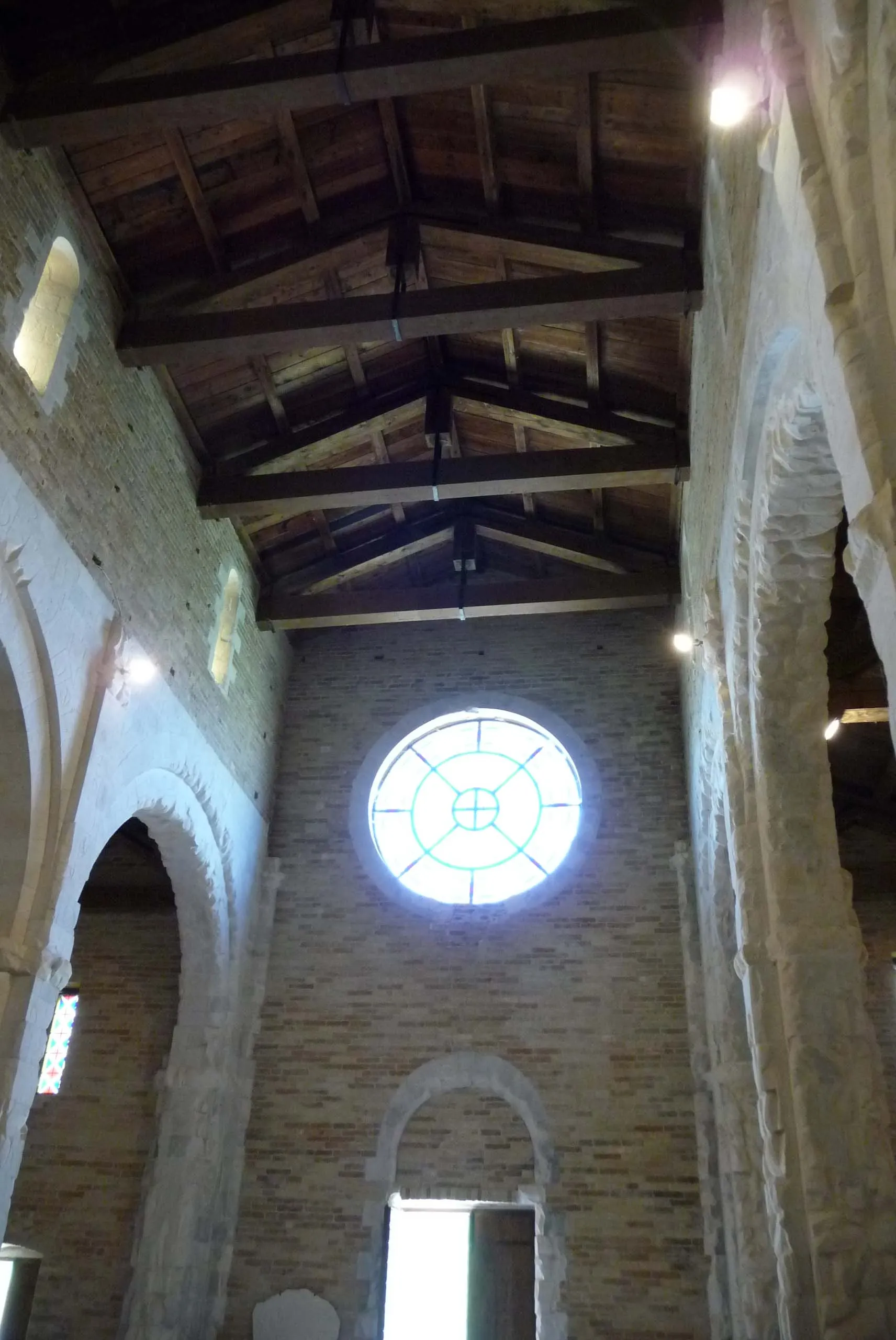 Photo showing: Chiesa di Santa Maria di Ronzano, controfacciata