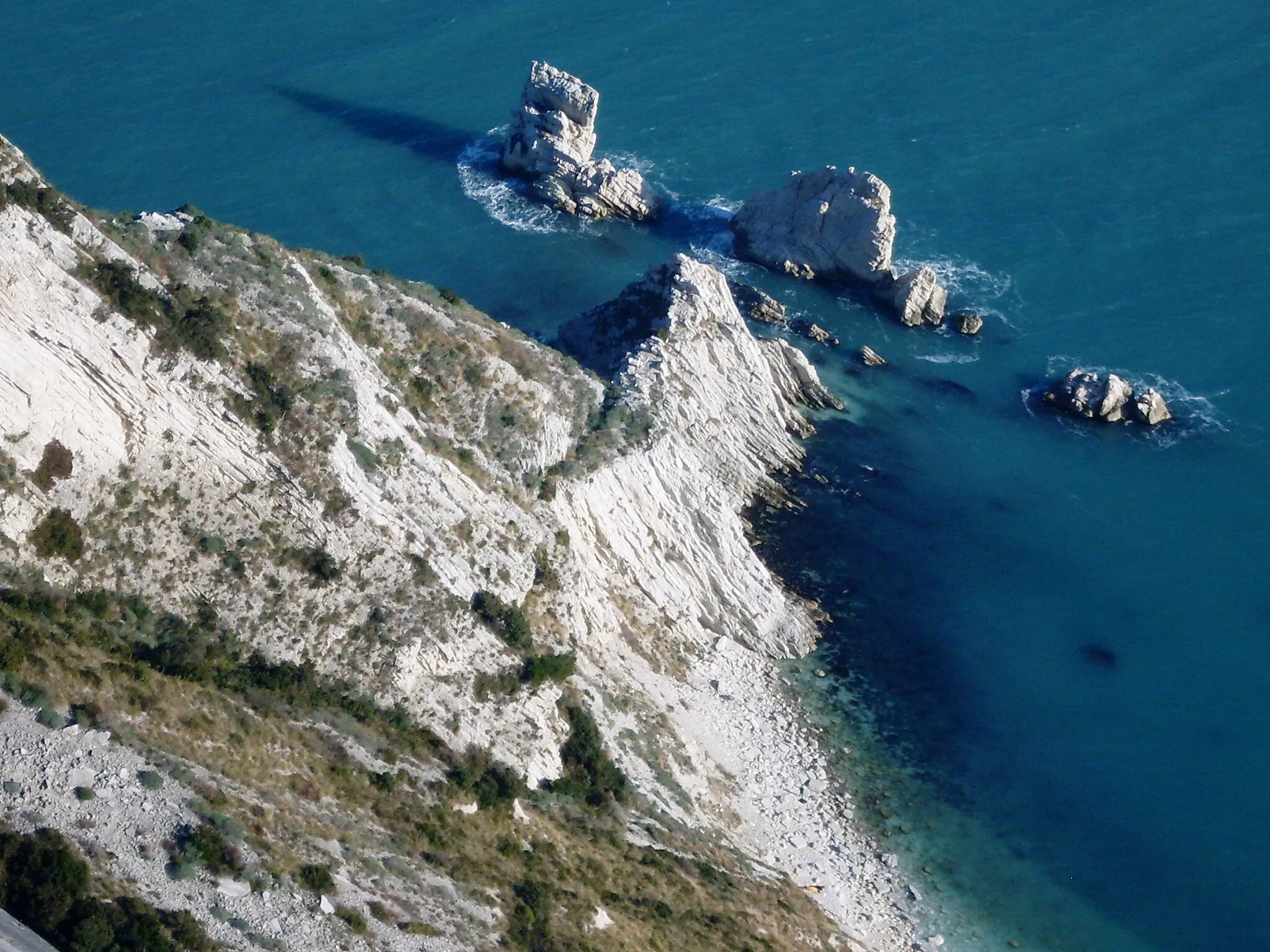 Photo showing: Italy Ancona Mount Conero - Rocks called "The two sisters"