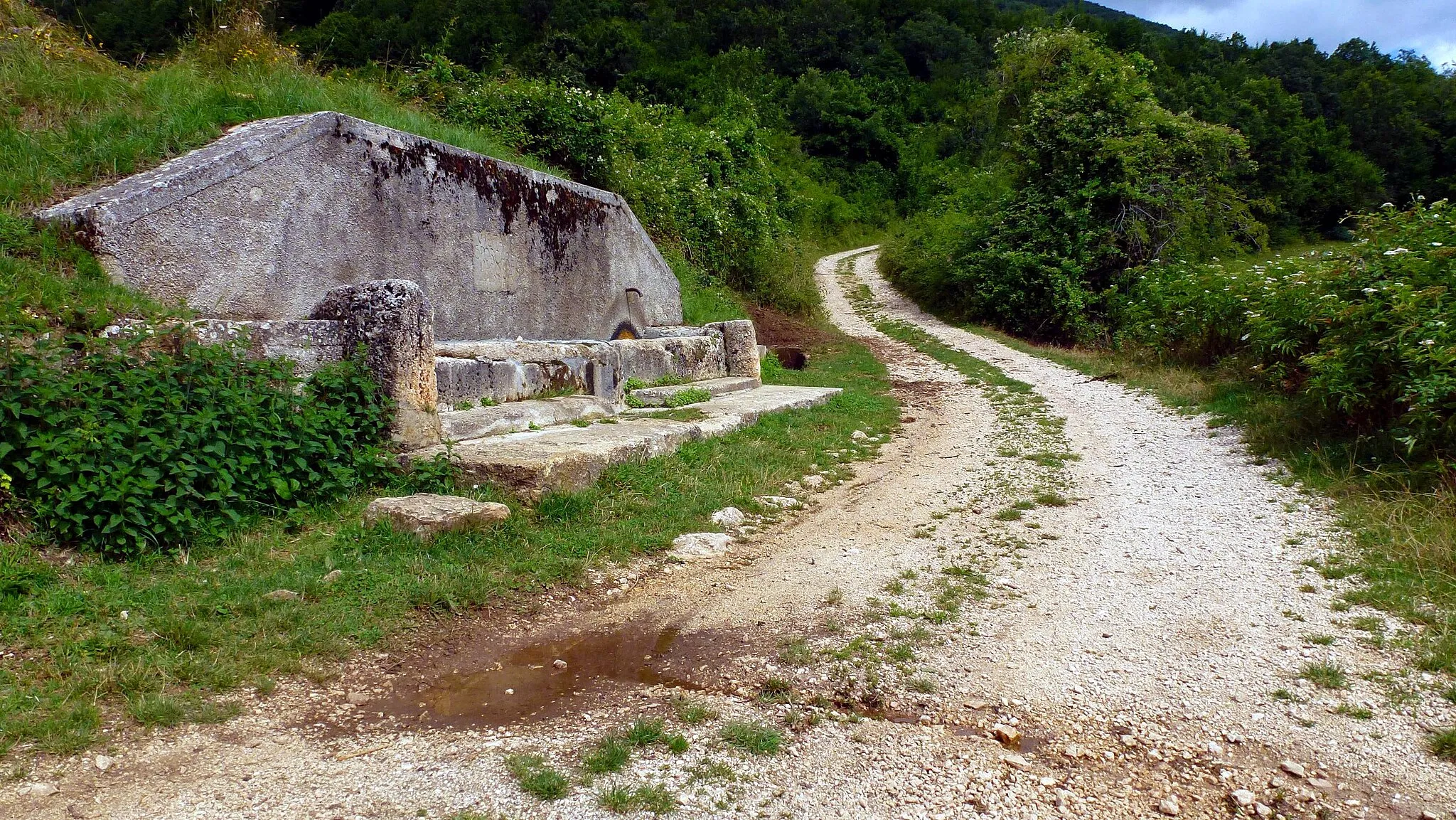 Photo showing: Fontanile nei pressi della Forca di Ancarano