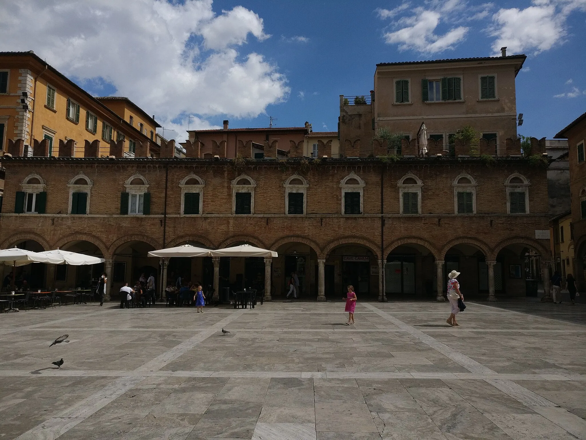 Photo showing: area archeologica Palazzo dei Capitani