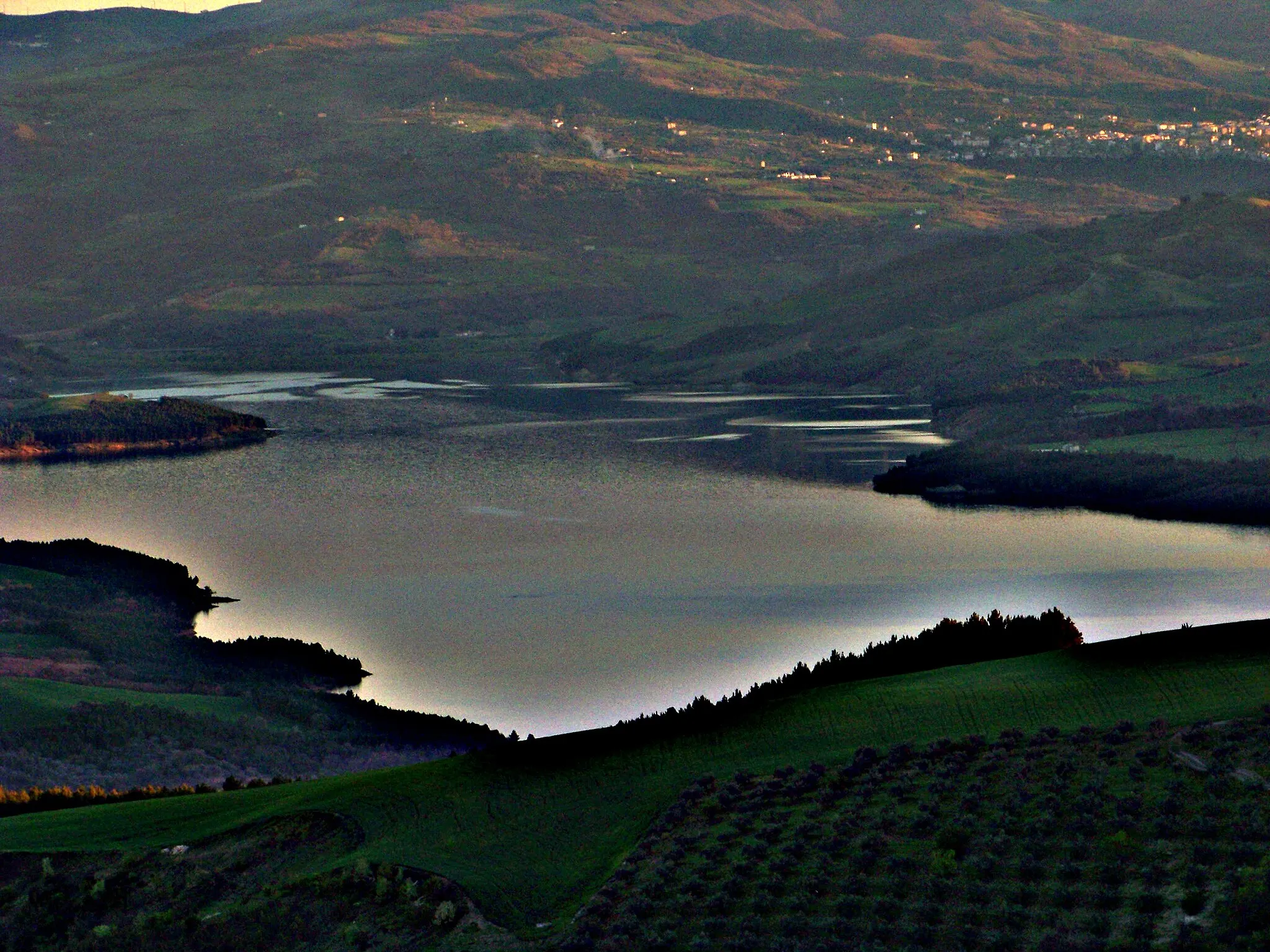 Photo showing: Veduta del lago di Occhito Colletorto